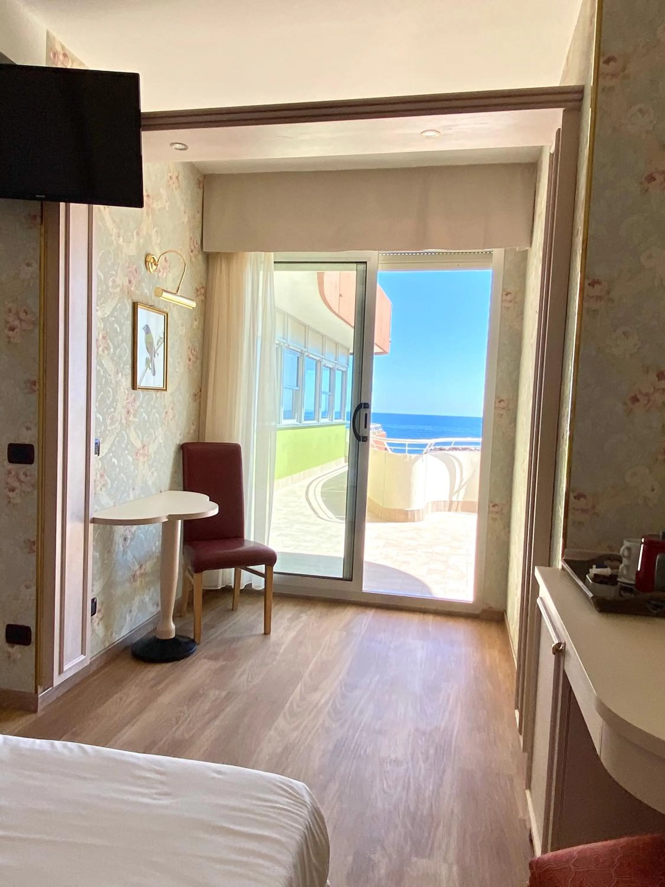 Photo of the whole room, Bed in Hotel Flamingo