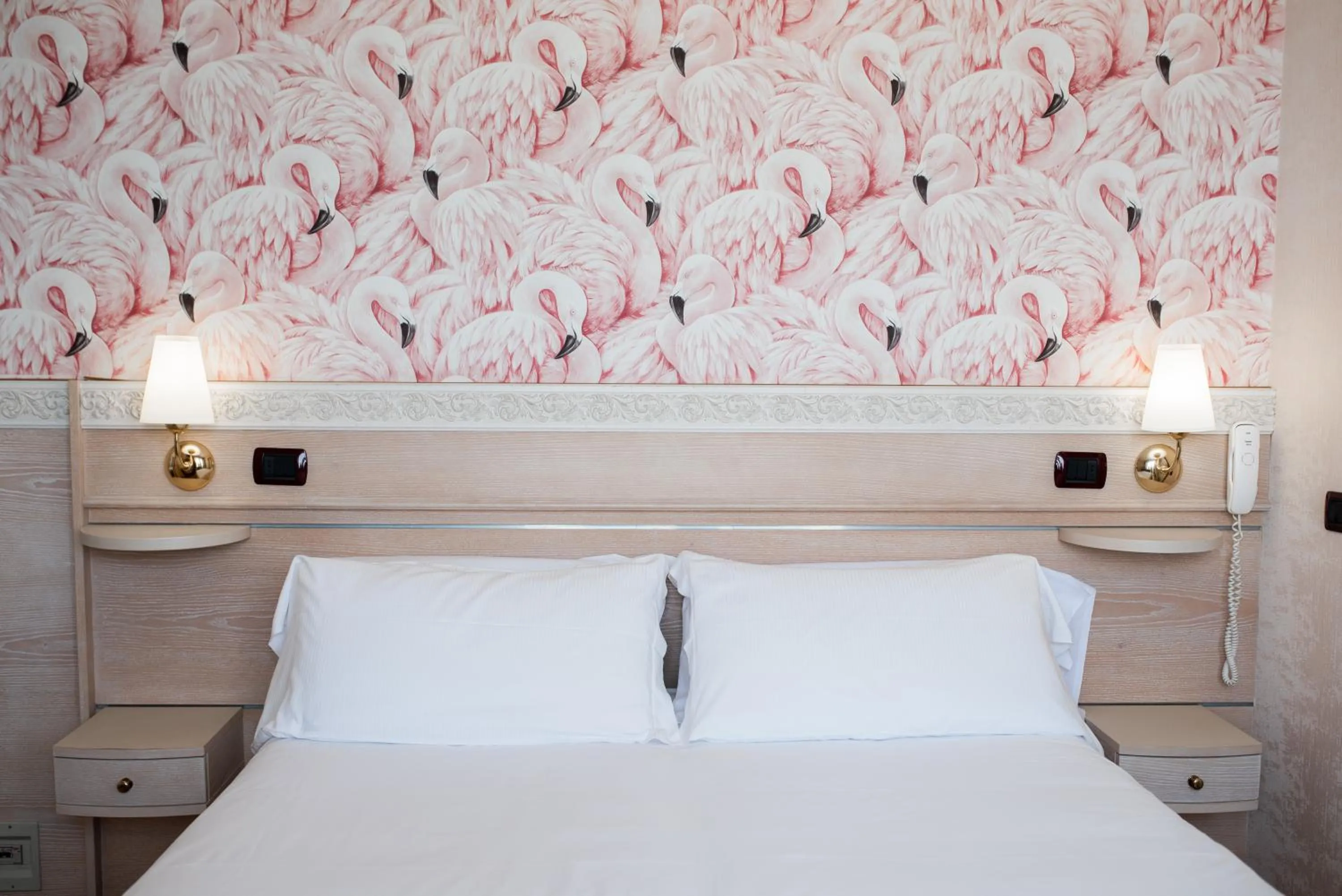 Bedroom, Bed in Hotel Flamingo