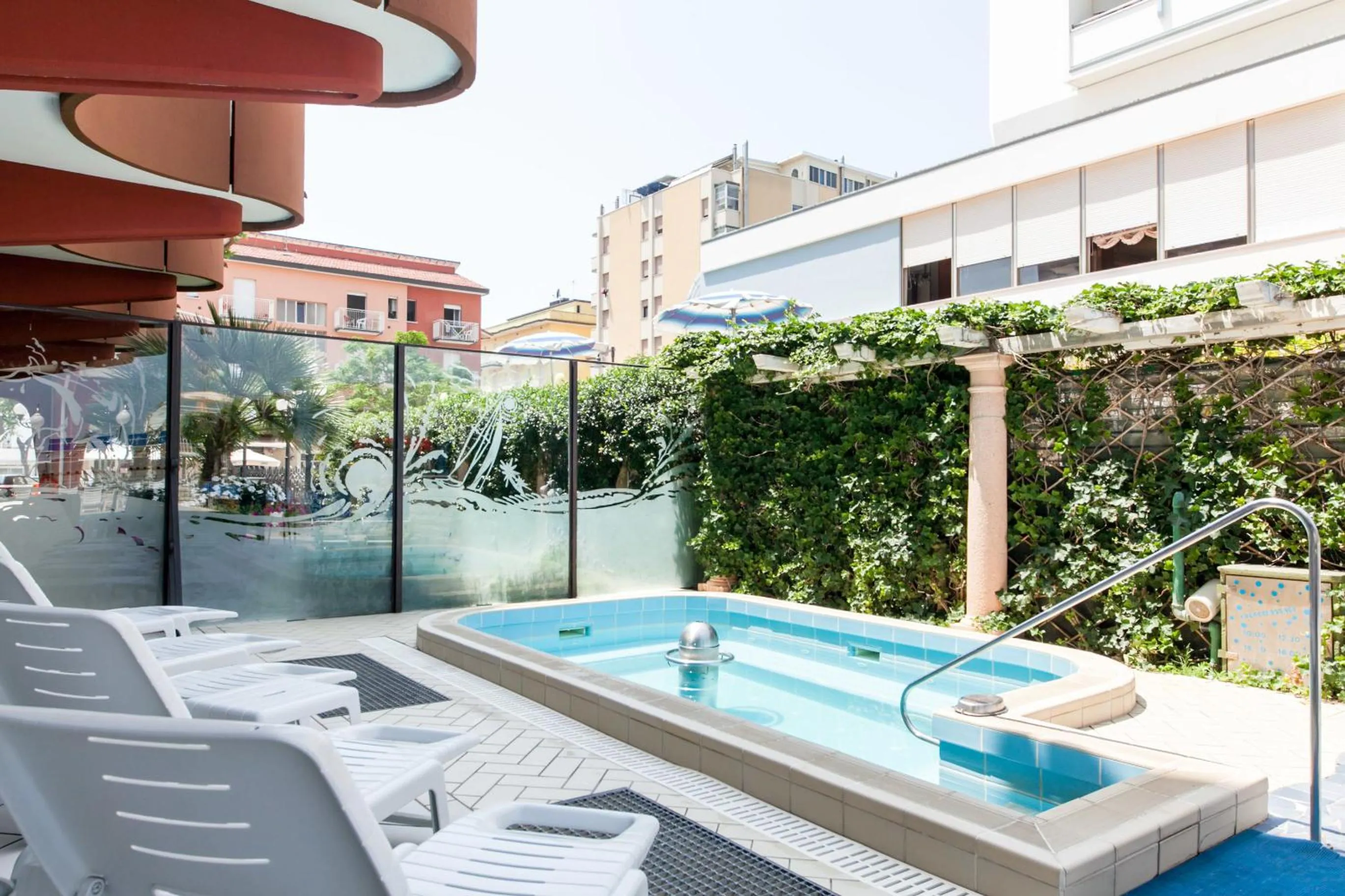 Day in Hotel Flamingo