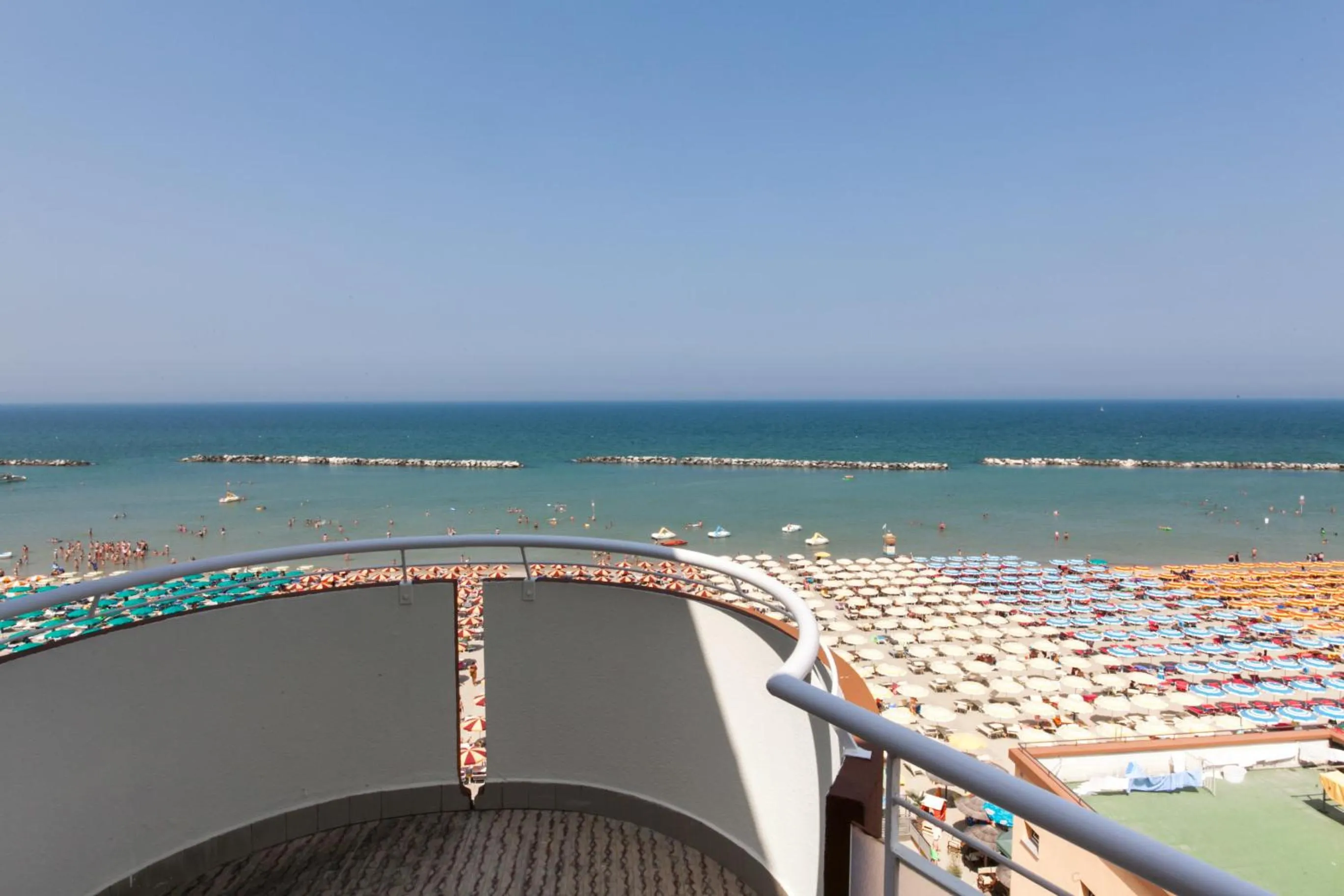 Day in Hotel Flamingo