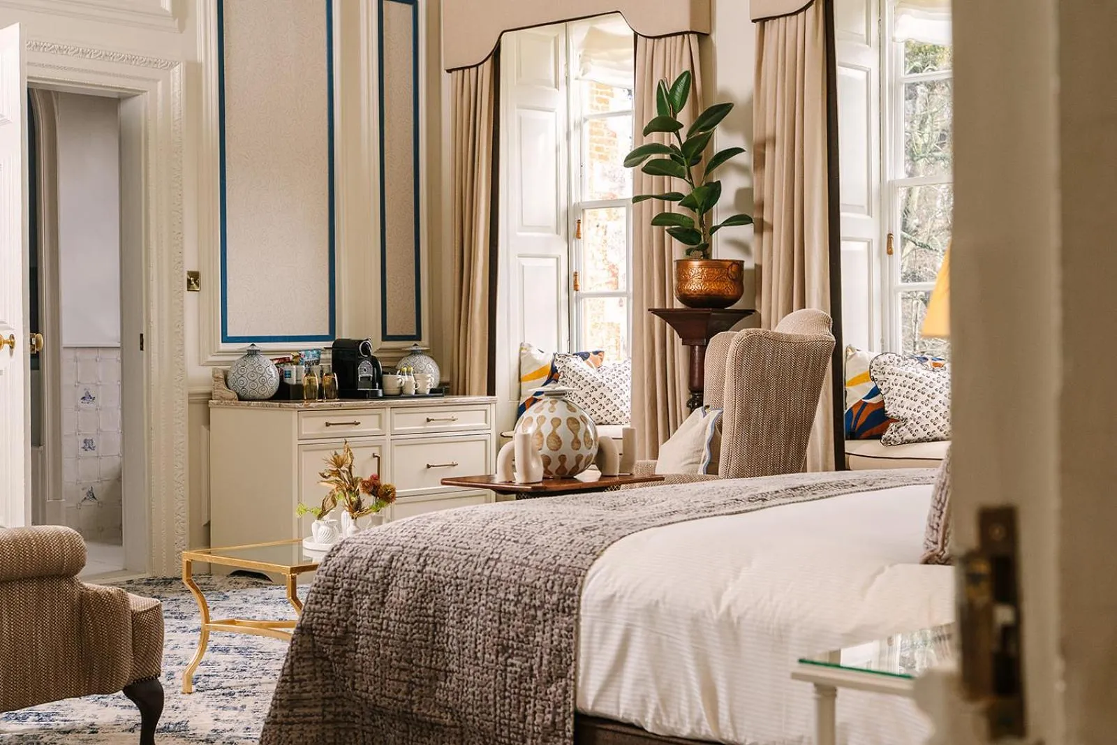 Seating area, Bed in Lainston House