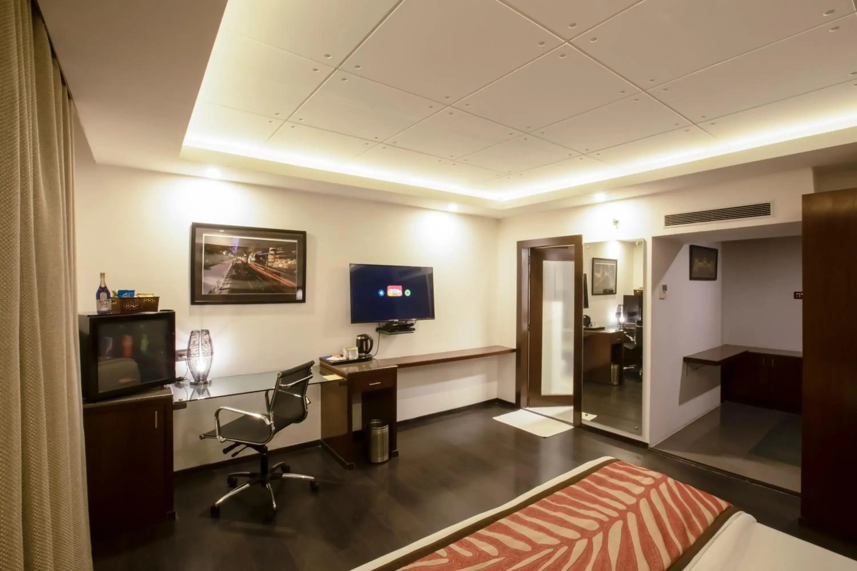 Photo of the whole room in The Cunningham Hotel Bangalore Photo of the whole room in The Cunningham Hotel Bangalore