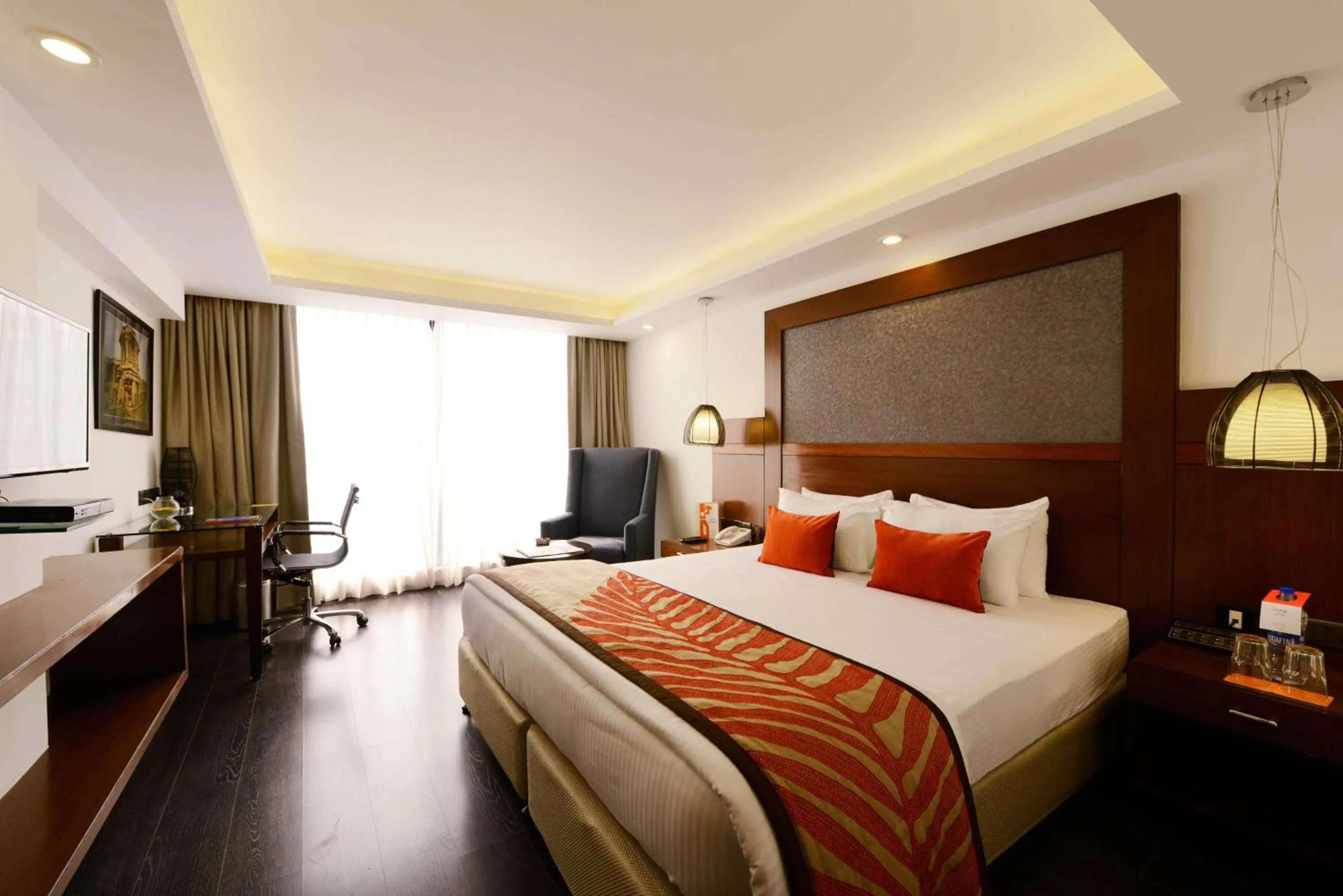 Photo of the whole room in The Cunningham Hotel Bangalore