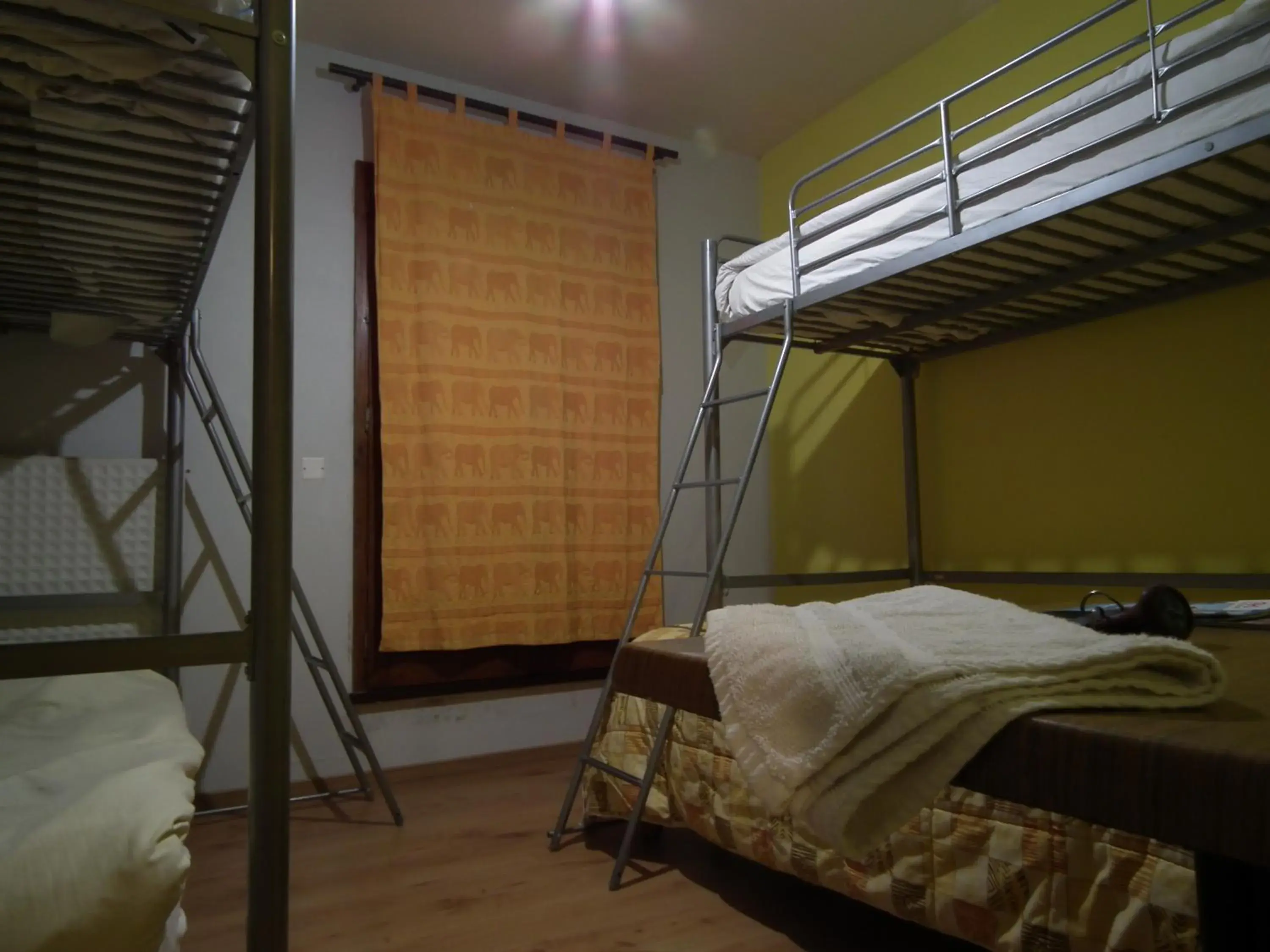 Family Room with Bath in Friendly Auberge Family Room with Bath in Friendly Auberge