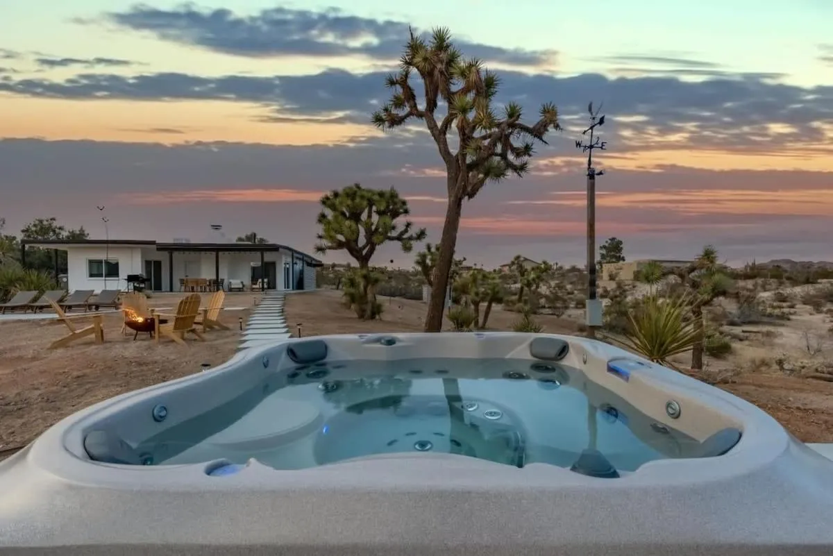 Kinetic House-Joshua Trees Sculptures Cowboy Pool