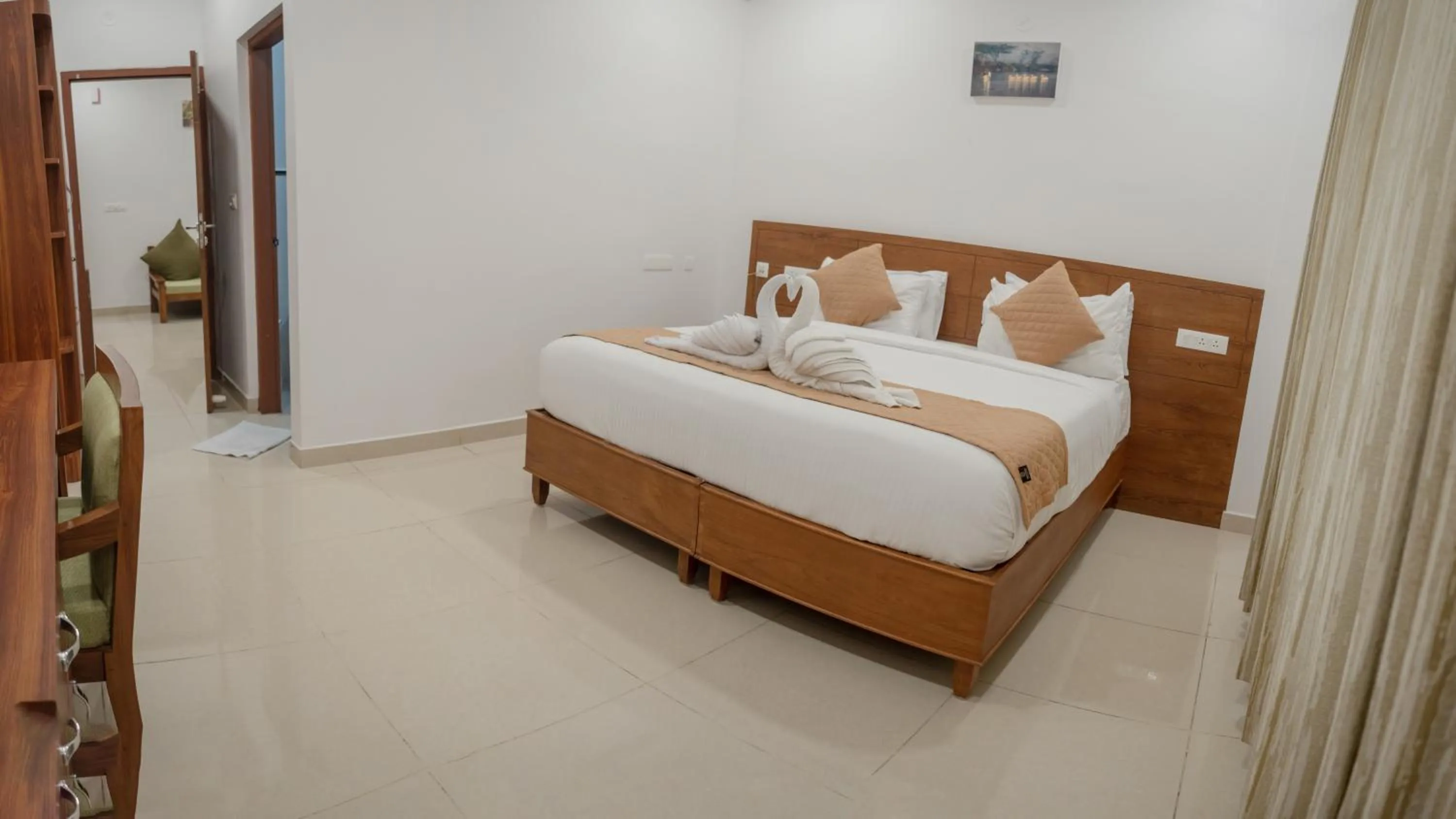 Bed in Daffodils Luxury Airport Suites