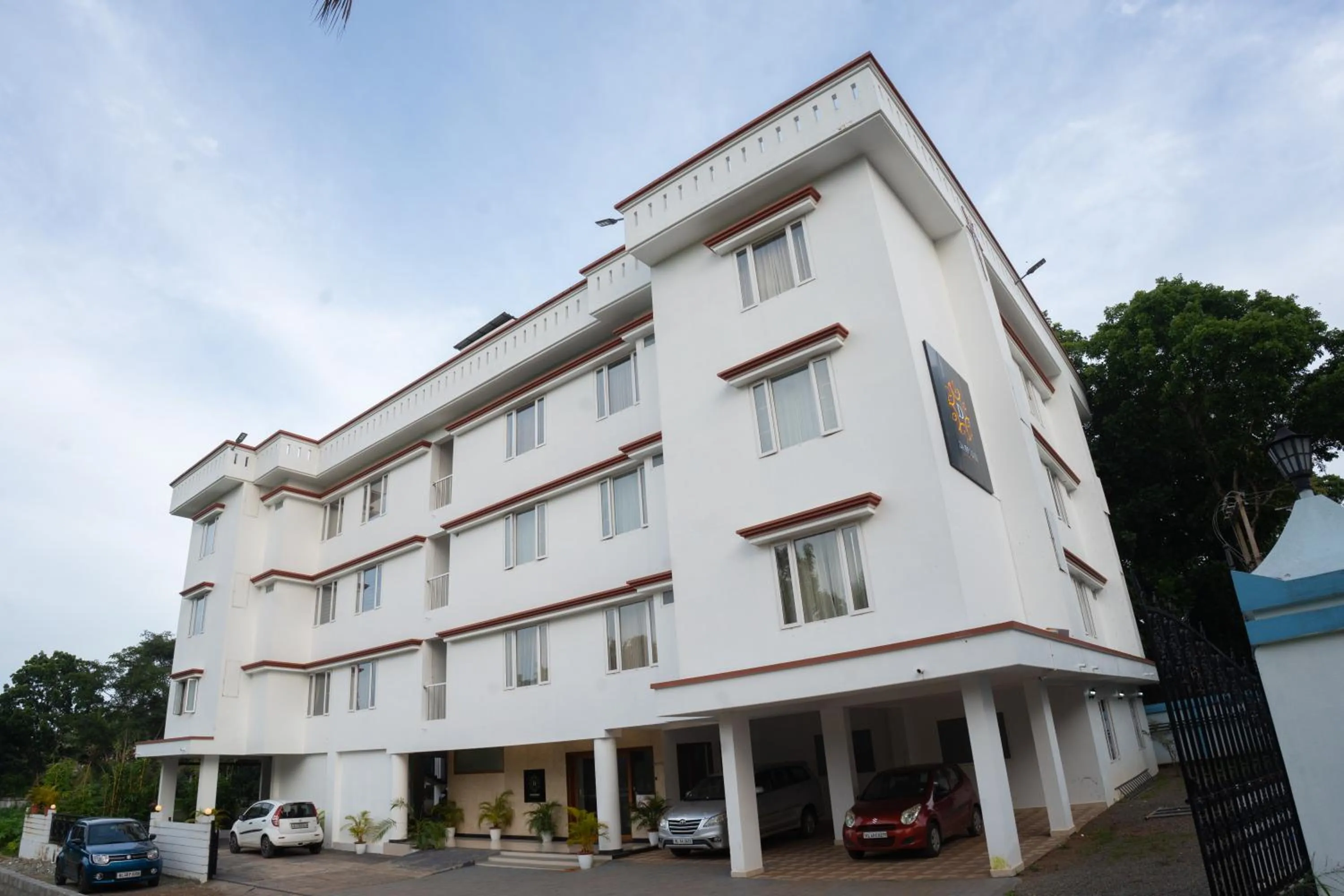 Property building in Daffodils Luxury Airport Suites