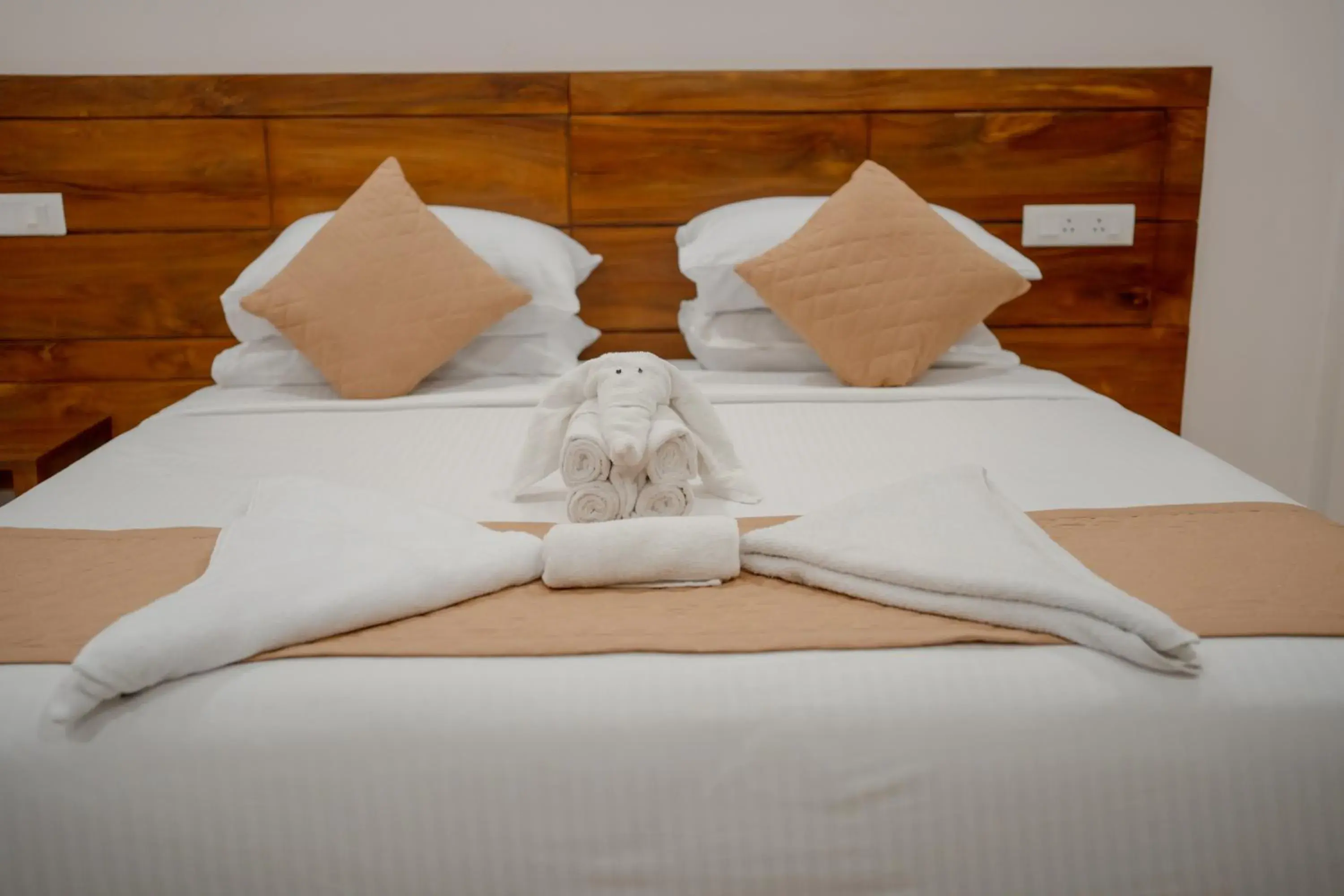 Bed in Daffodils Luxury Airport Suites Bed in Daffodils Luxury Airport Suites