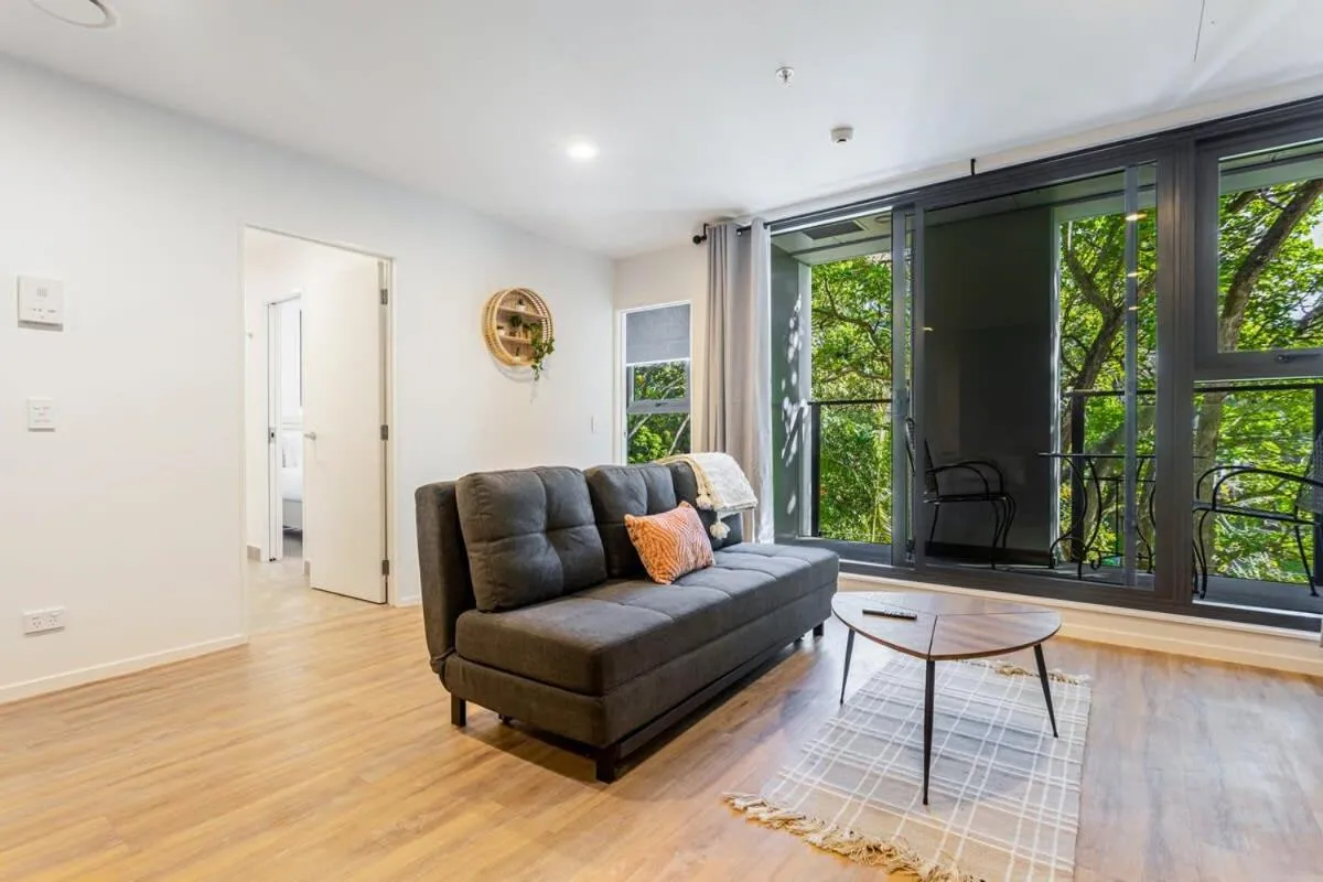 Auckland City Charm - 2BR Haven by Zodiak Stays