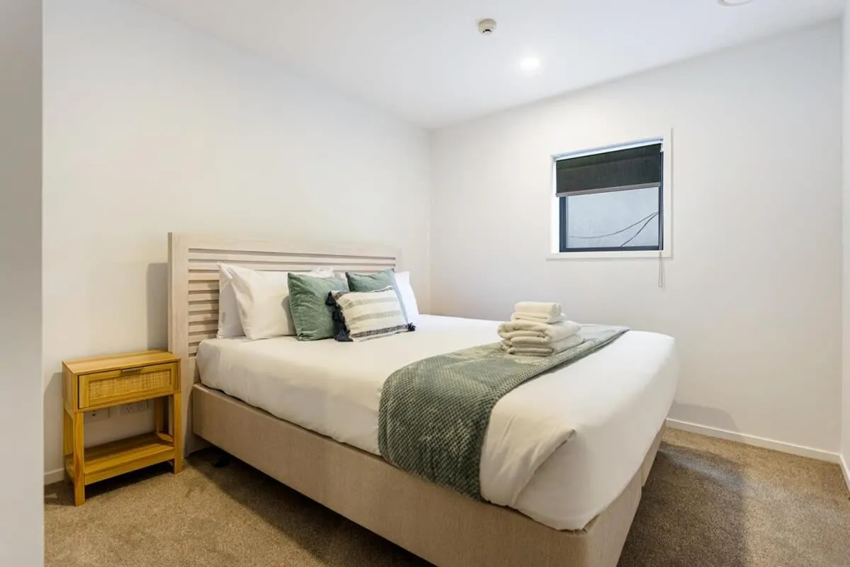 Bed in Auckland City Charm - 2BR Haven by Zodiak Stays