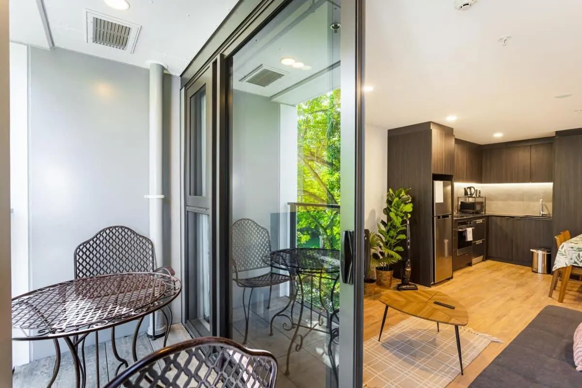 Auckland City Charm - 2BR Haven by Zodiak Stays
