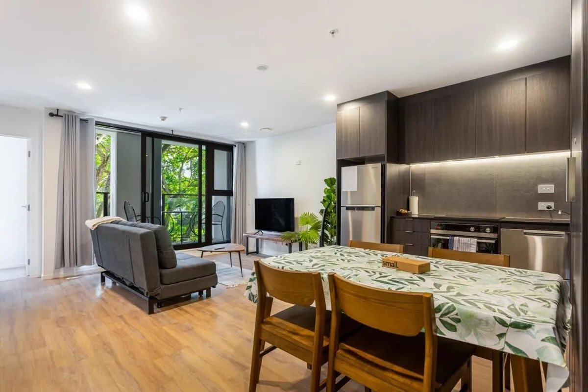 Auckland City Charm - 2BR Haven by Zodiak Stays