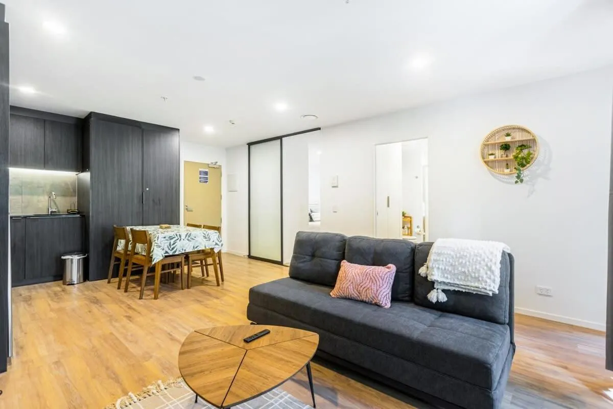 Auckland City Charm - 2BR Haven by Zodiak Stays