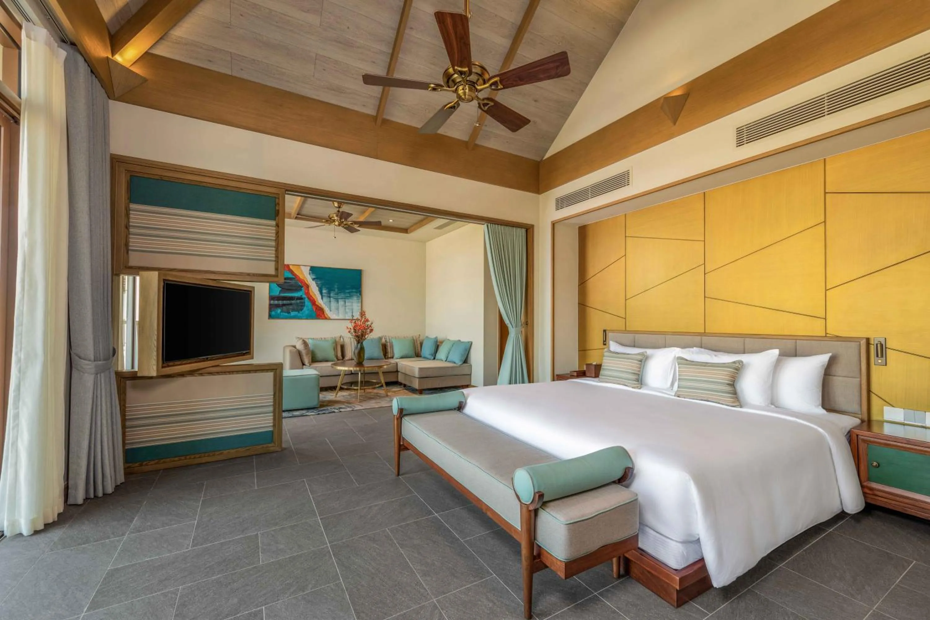 Bed in Fusion Resort and Villas Da Nang