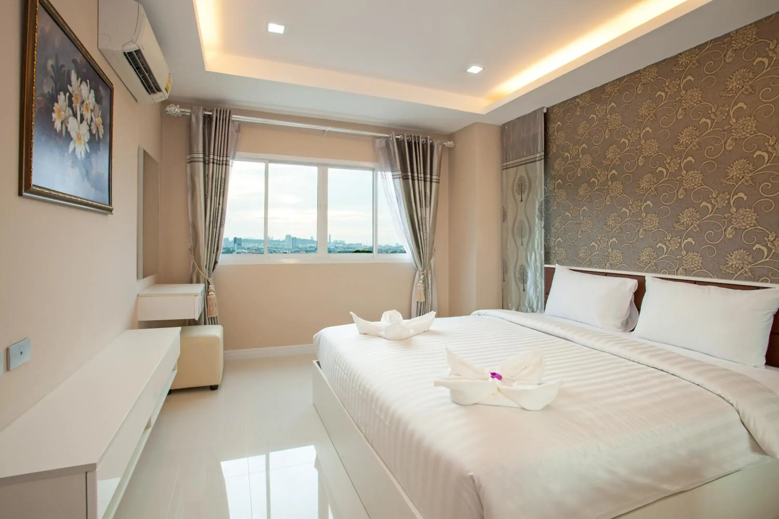 Photo of the whole room in ROYAL GRAND PATTAYA