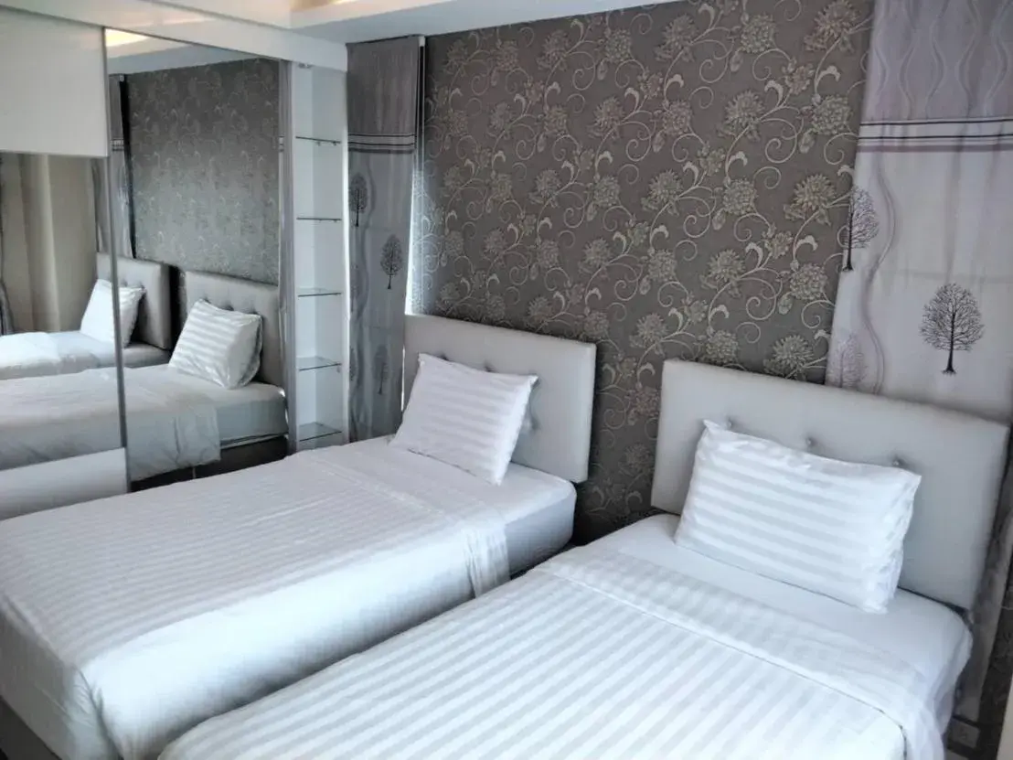 Bed in ROYAL GRAND PATTAYA