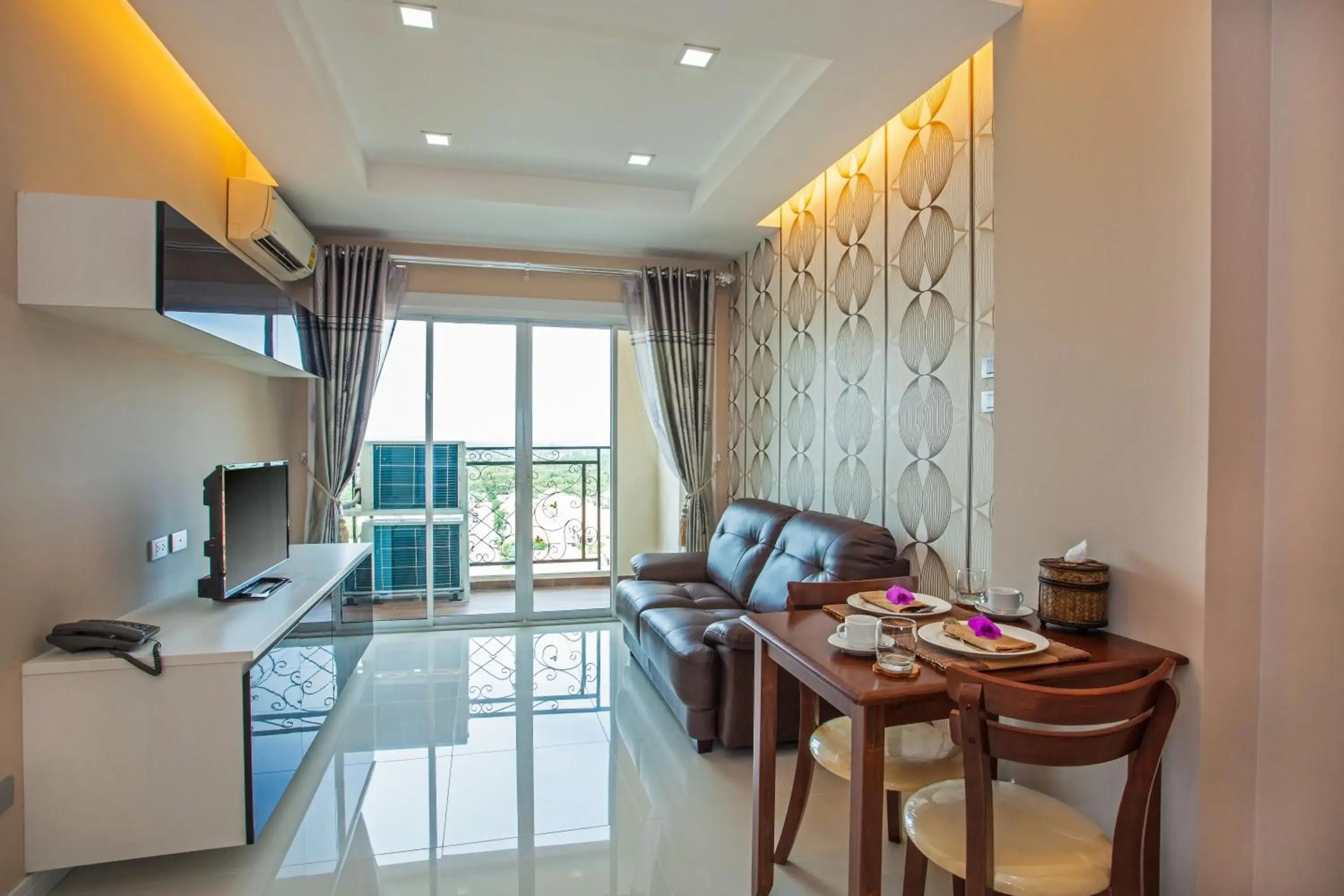 Living room, TV/Entertainment Center in ROYAL GRAND PATTAYA