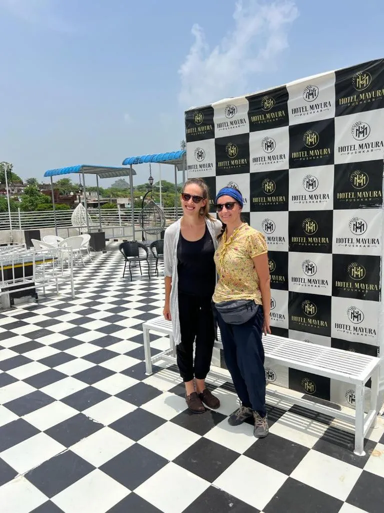 Restaurant/places to eat in HOTEL MAYURA