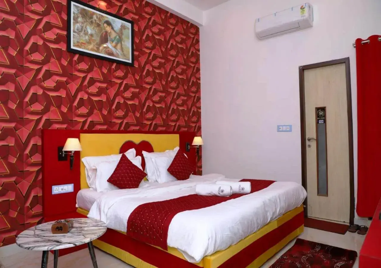 Bed in HOTEL MAYURA Bed in HOTEL MAYURA