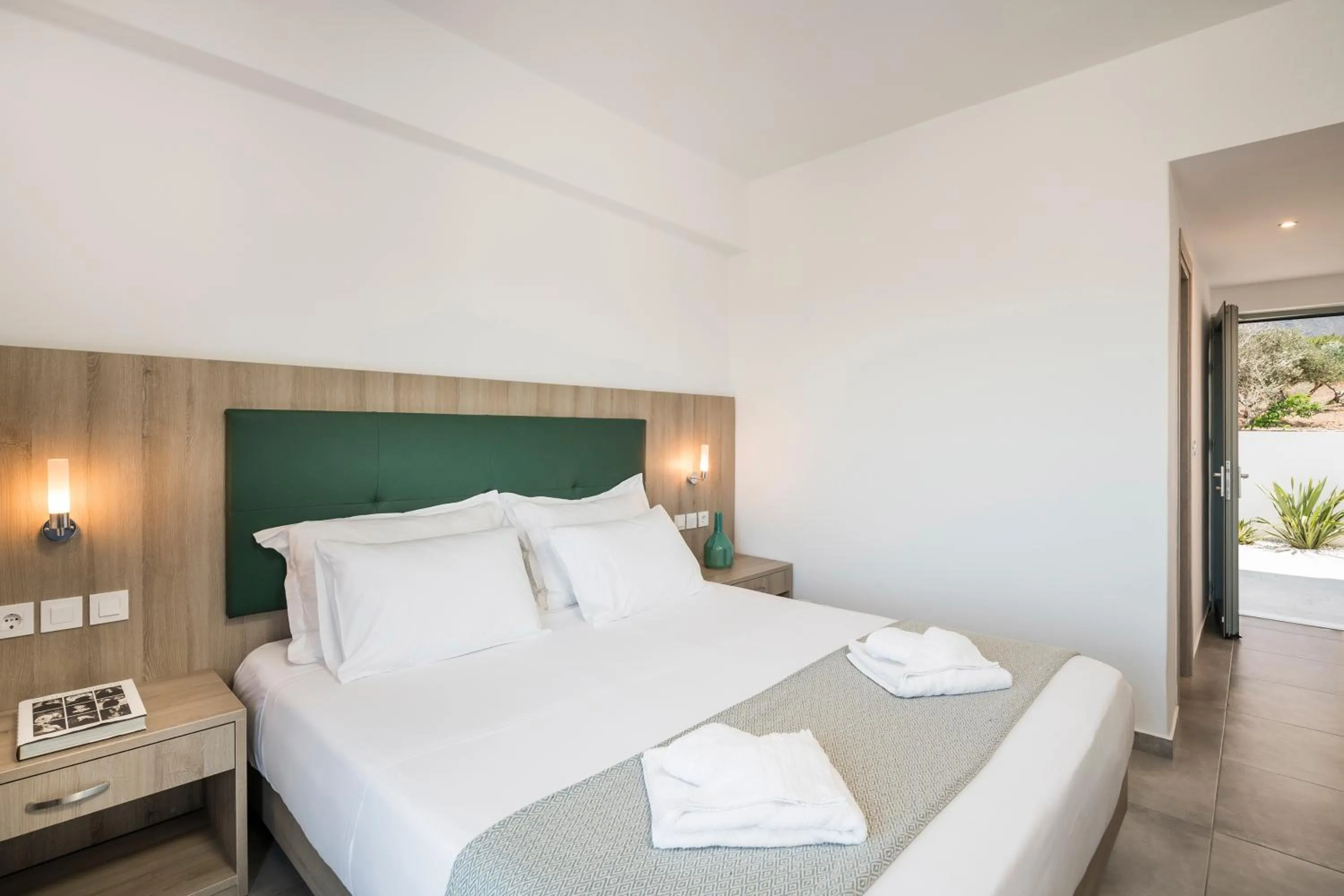 Bed in Glykeria Hotel