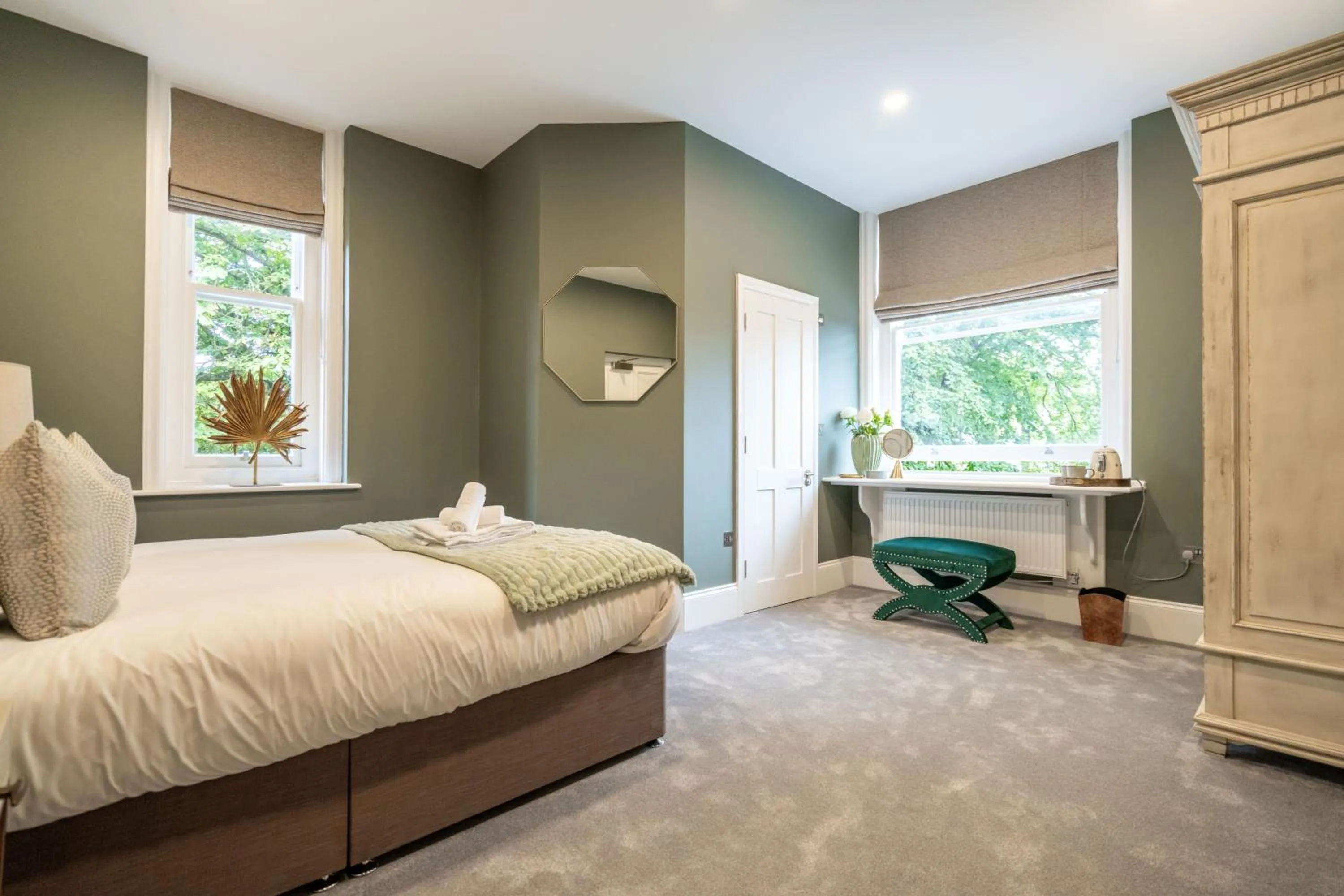 Bedroom, Bed in Old Abbey House