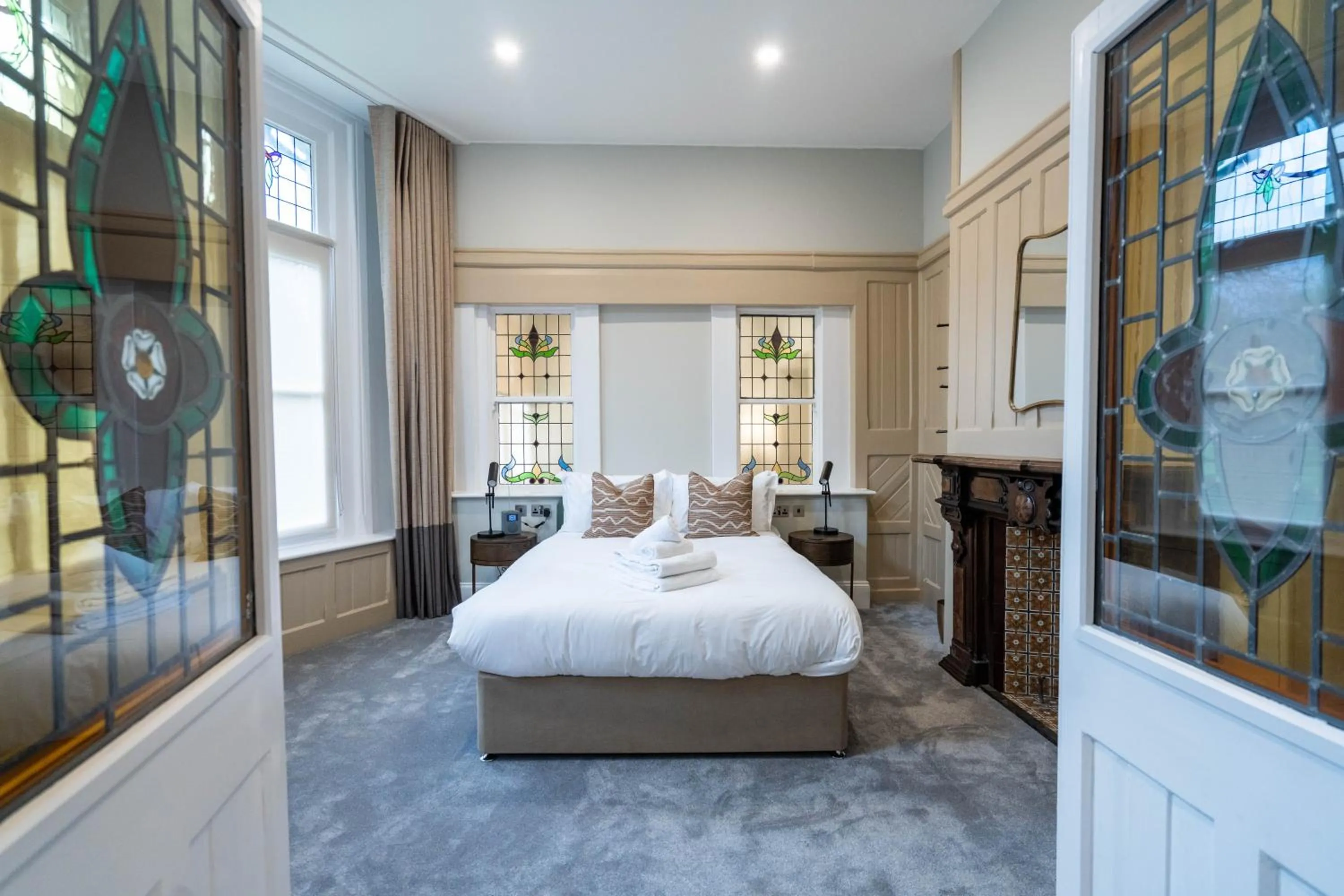 Bedroom, Bed in Old Abbey House
