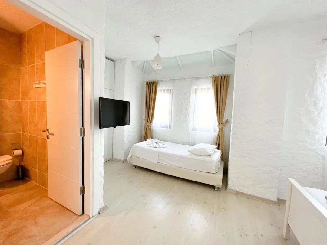 Bed in Gonulhan Hotel