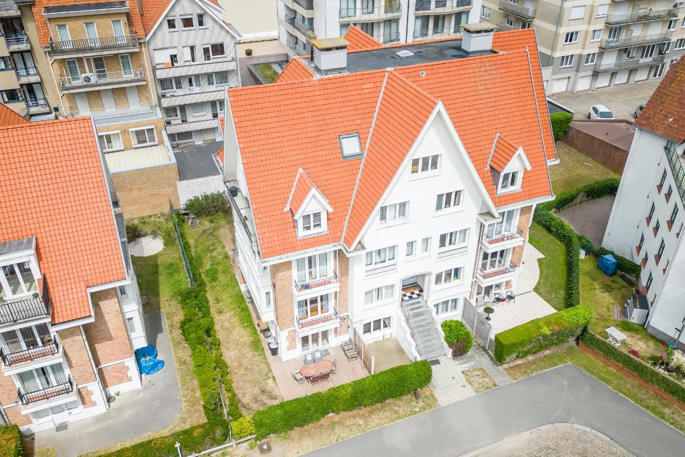 Hanekraai - Ruim app 8p mét tuin vlak aan strand Hanekraai - Ruim app 8p mét tuin vlak aan strand