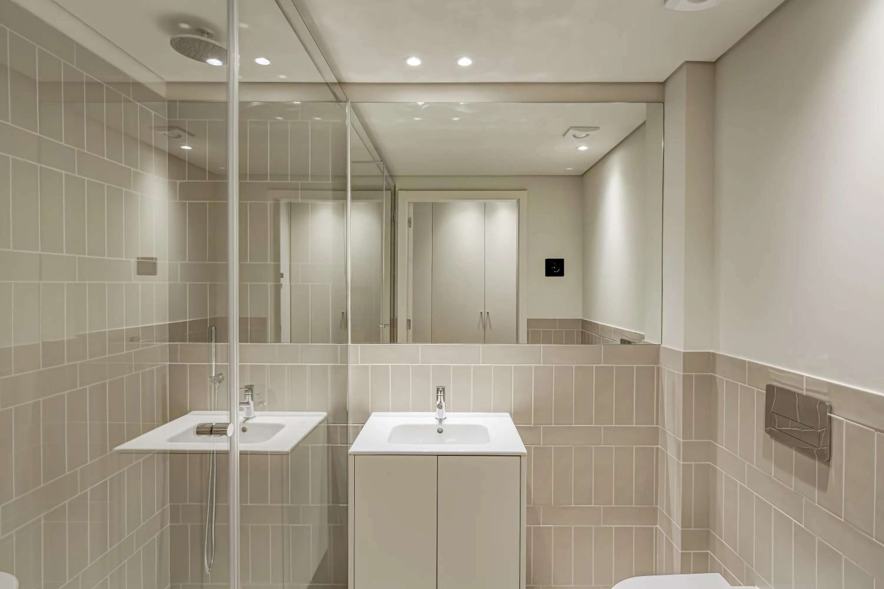 Shower in Blissful Suites Porto by gaiarooms