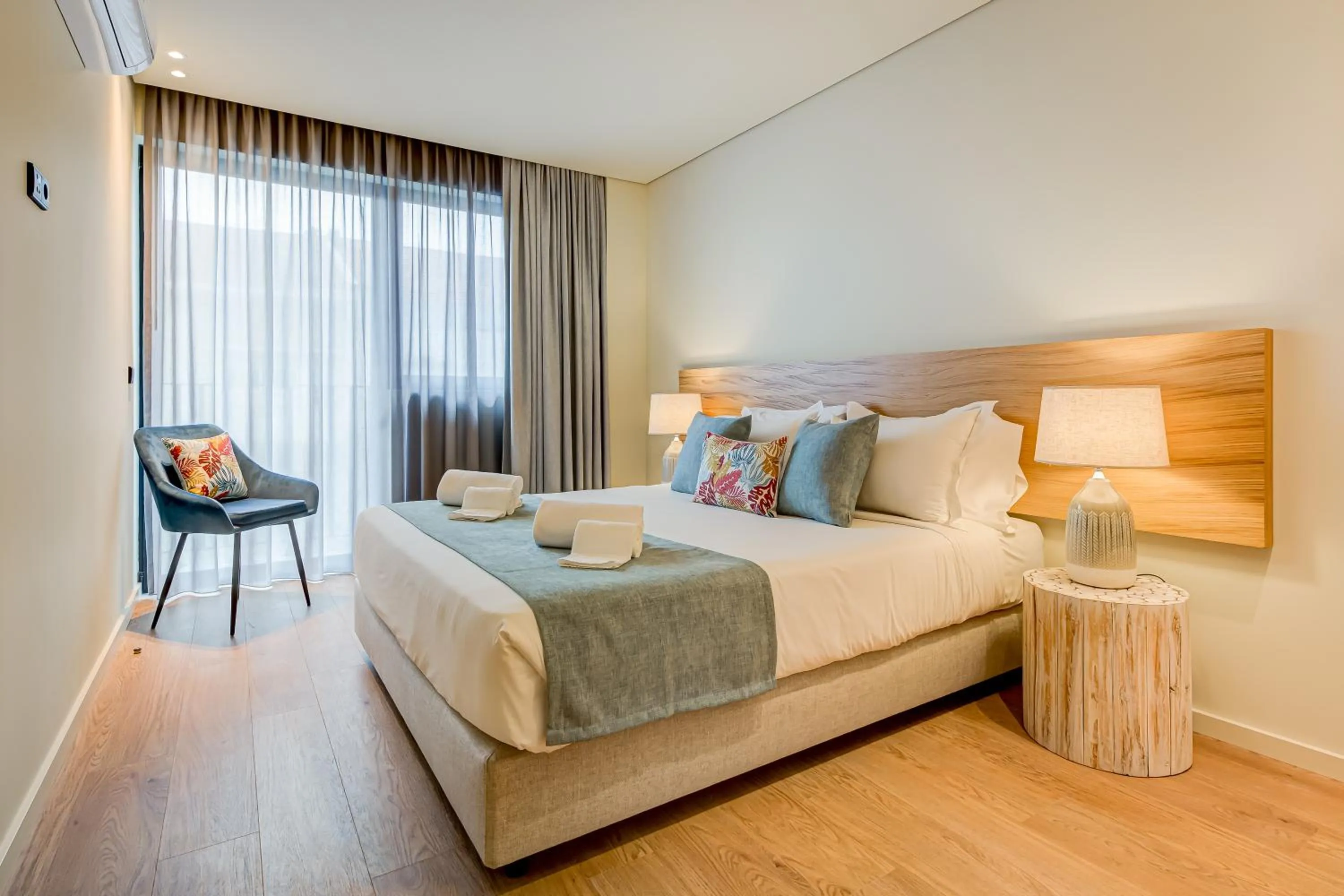 Bed in Blissful Suites Porto by gaiarooms