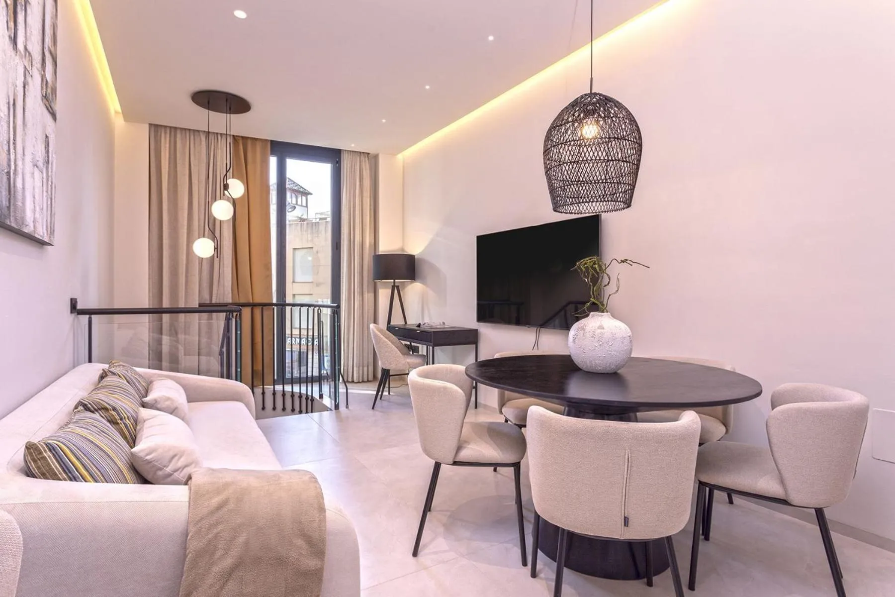 Magnificent Renovated Terrace Duplex 2hab 2bathroom City Centre