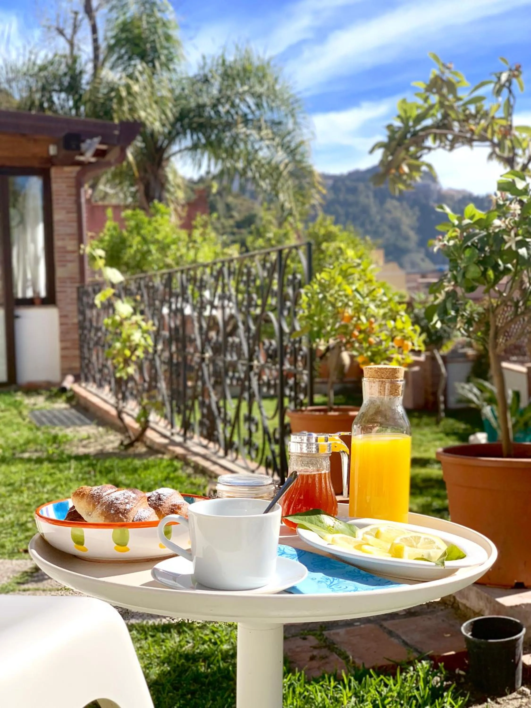 Food and drinks in B&B Villa Vittoria