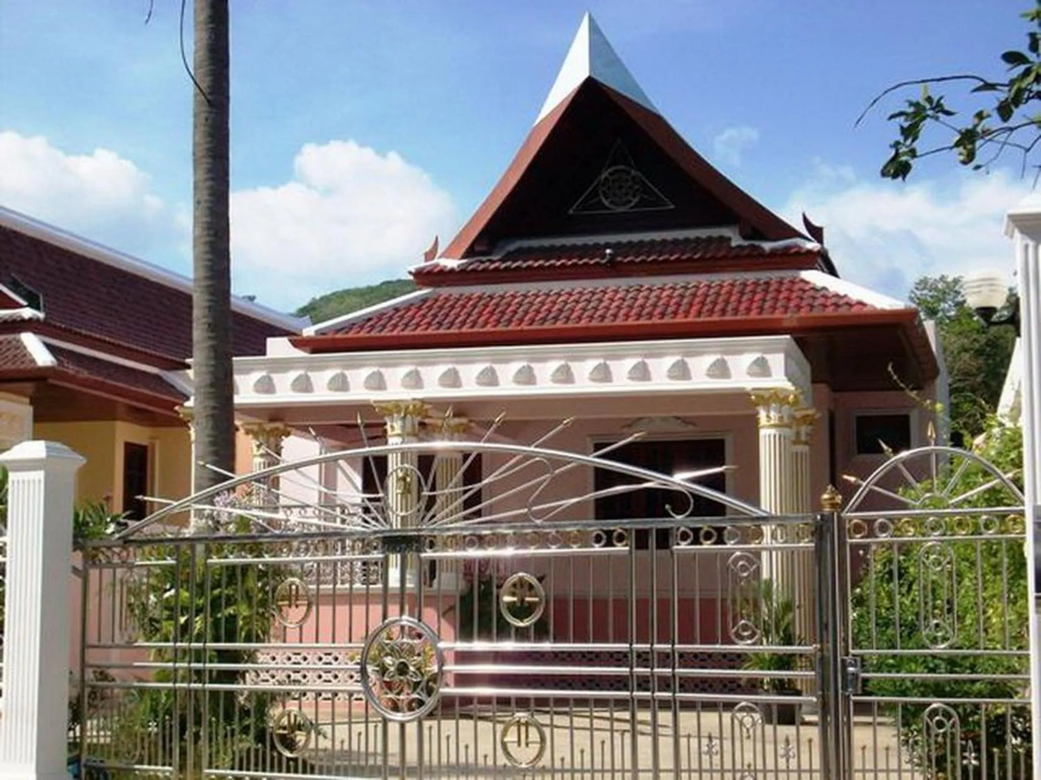 Facade/entrance in Majestic Villas Phuket