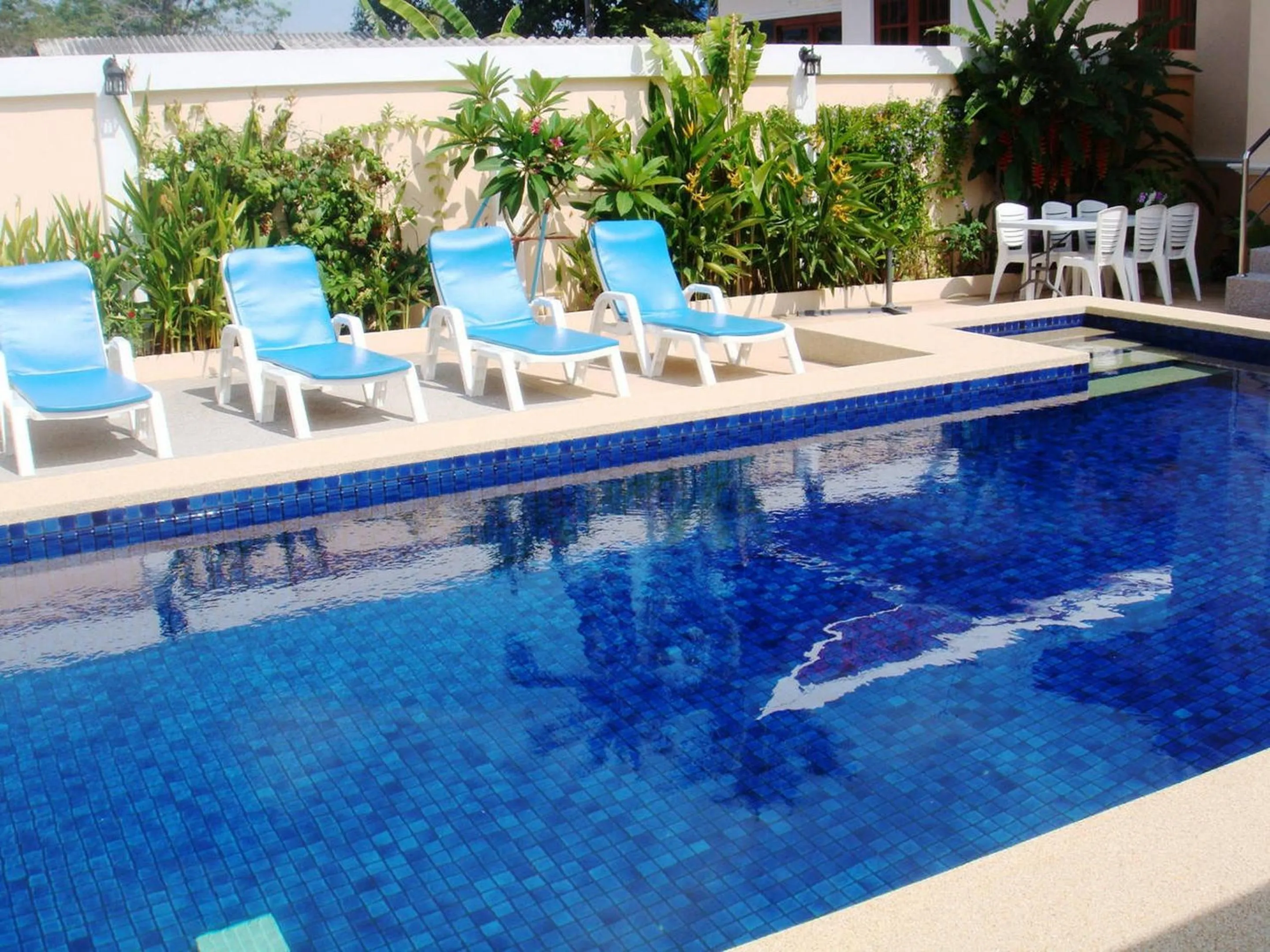 Swimming pool in Majestic Villas Phuket