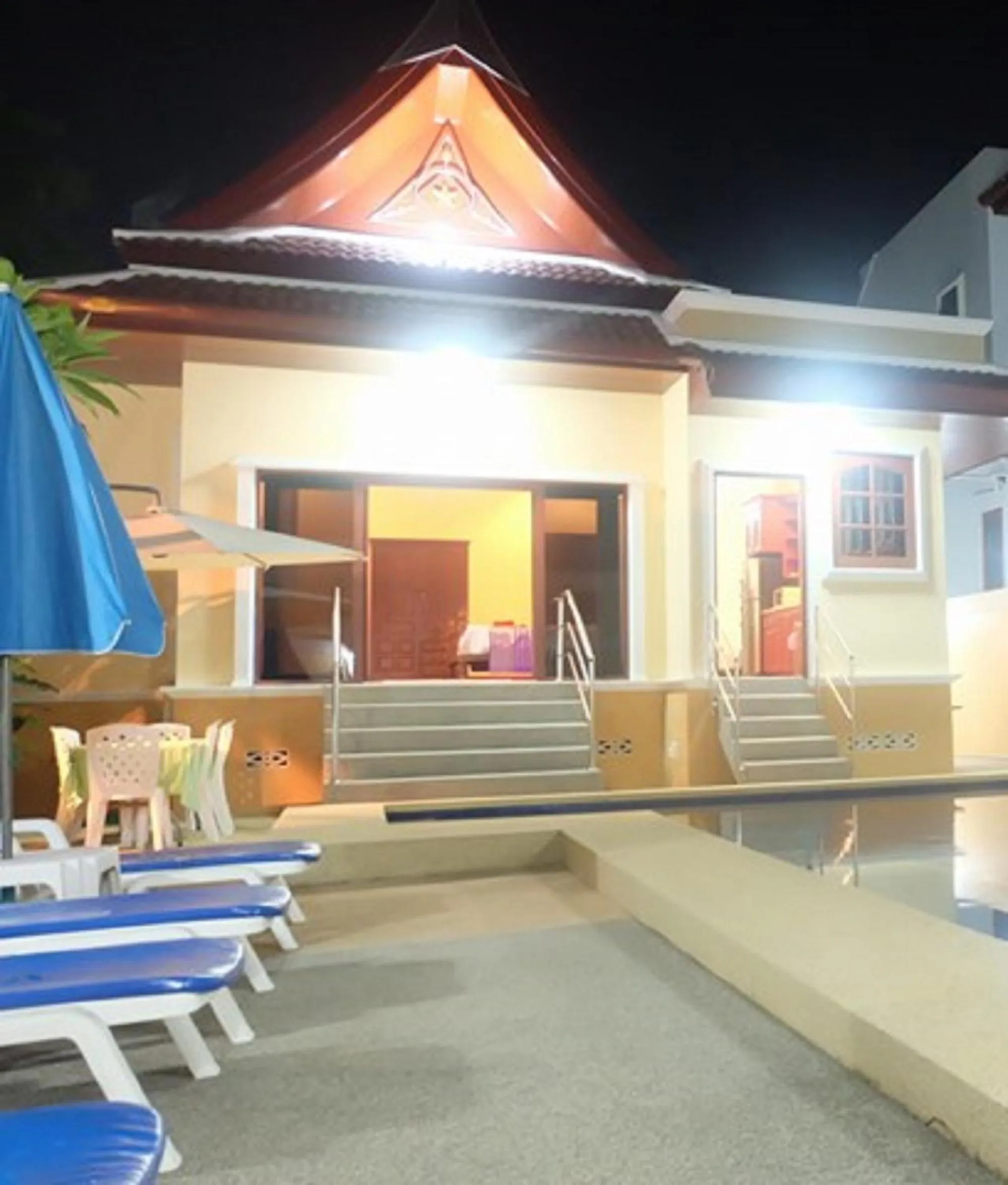 Swimming pool in Majestic Villas Phuket