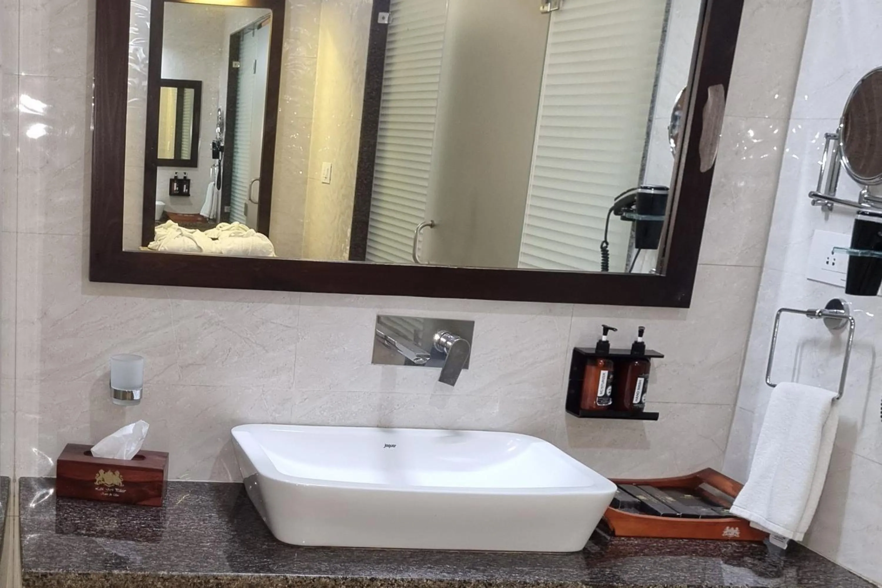 Bathroom in Labh Garh Palace Resort & Spa