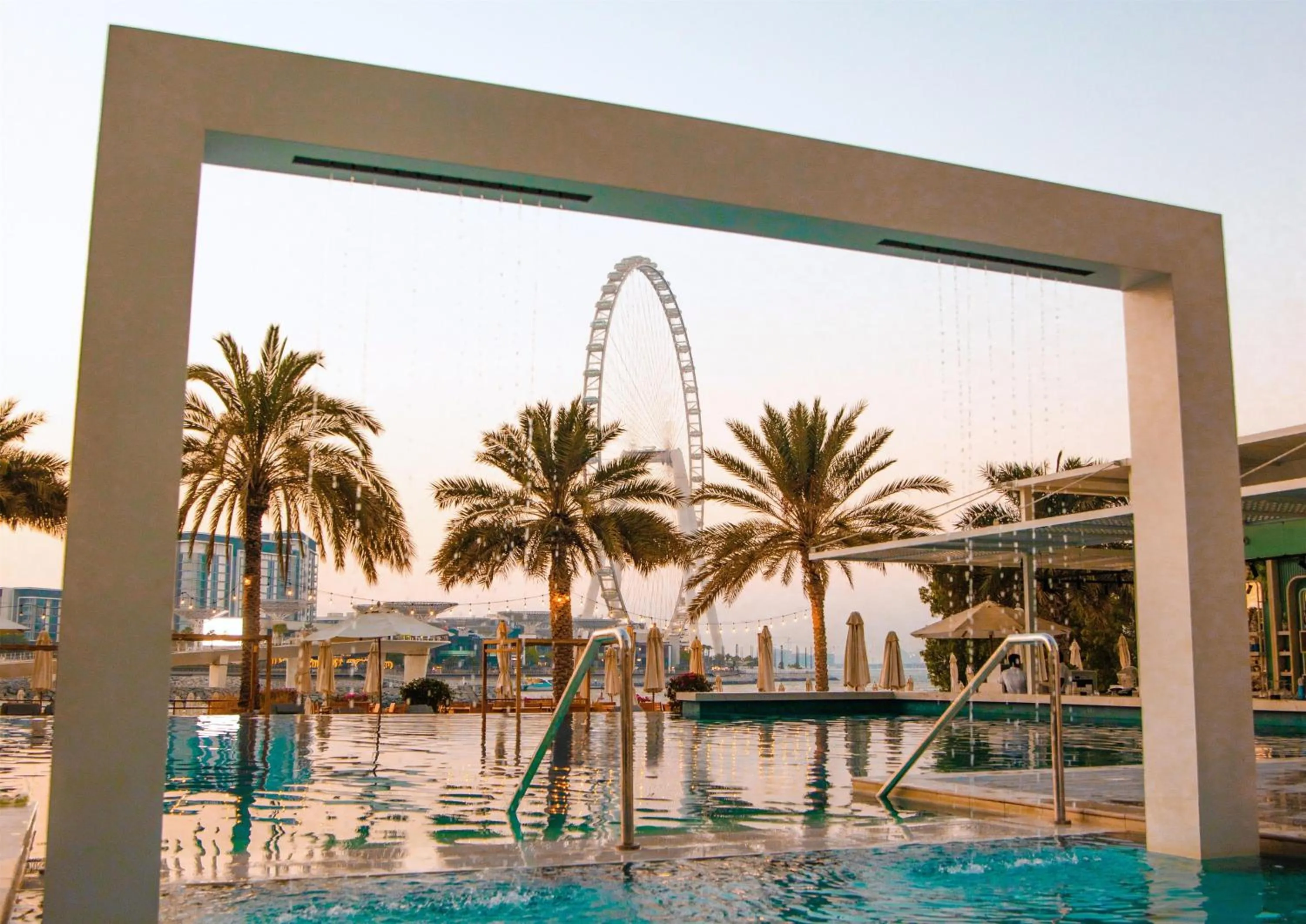 Lounge or bar in DoubleTree by Hilton Dubai Jumeirah Beach