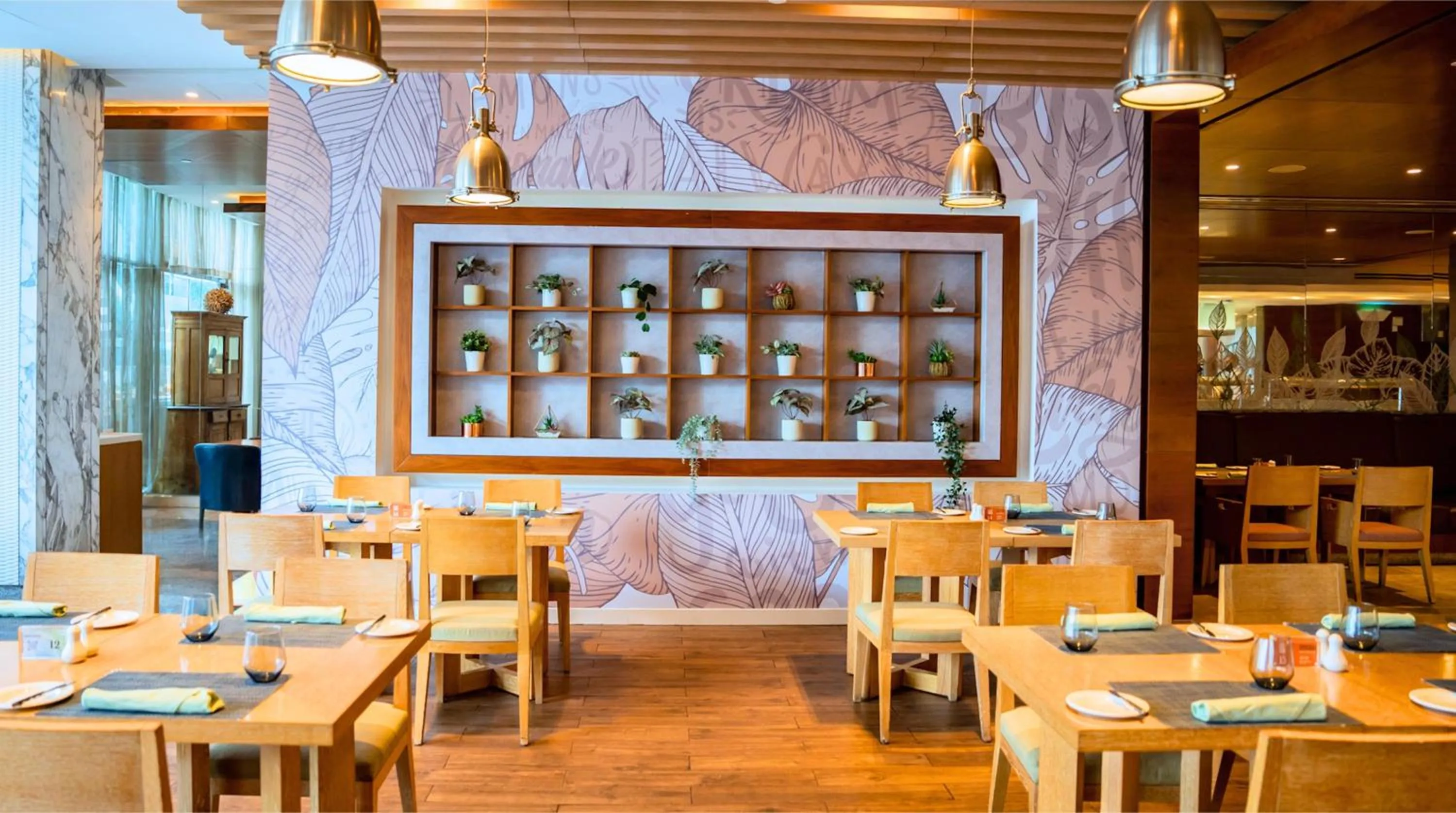 Dining area in DoubleTree by Hilton Dubai Jumeirah Beach