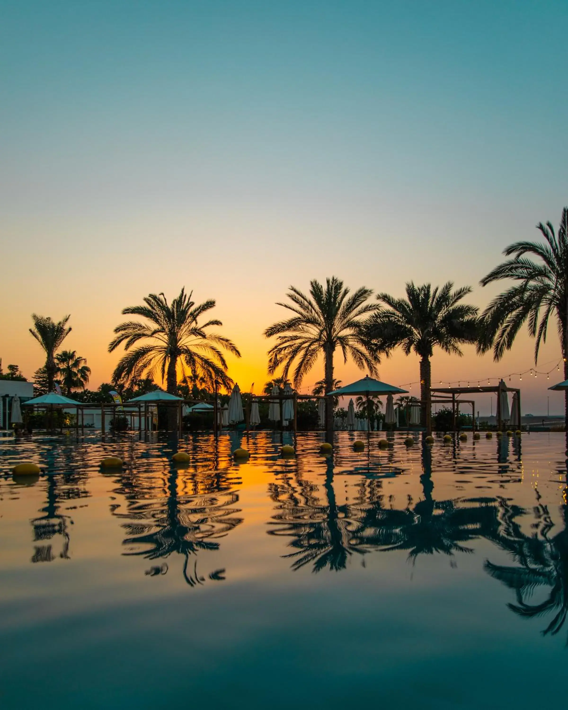 Sea view in DoubleTree by Hilton Dubai Jumeirah Beach Sea view in DoubleTree by Hilton Dubai Jumeirah Beach