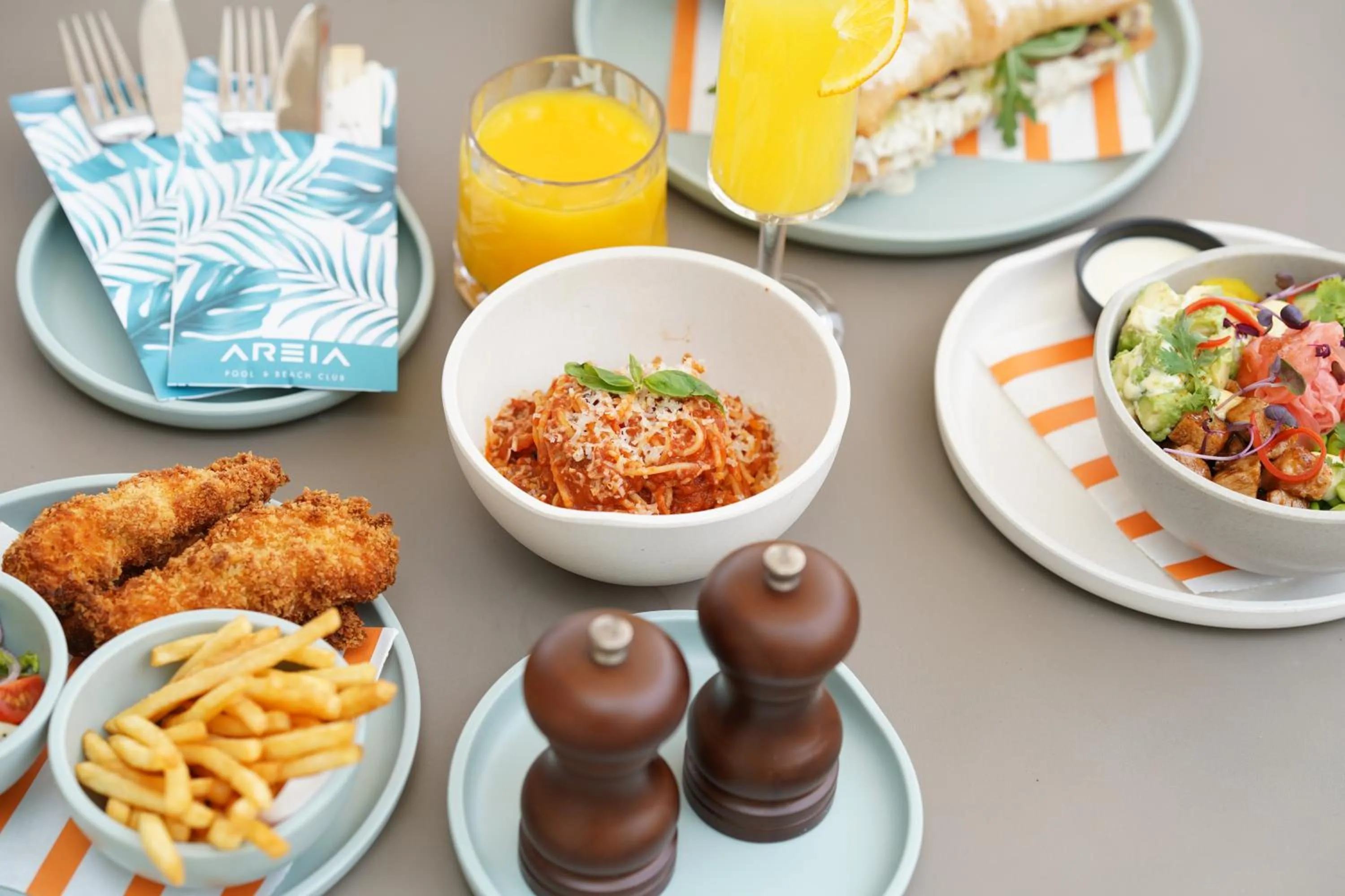 Food and drinks in DoubleTree by Hilton Dubai Jumeirah Beach