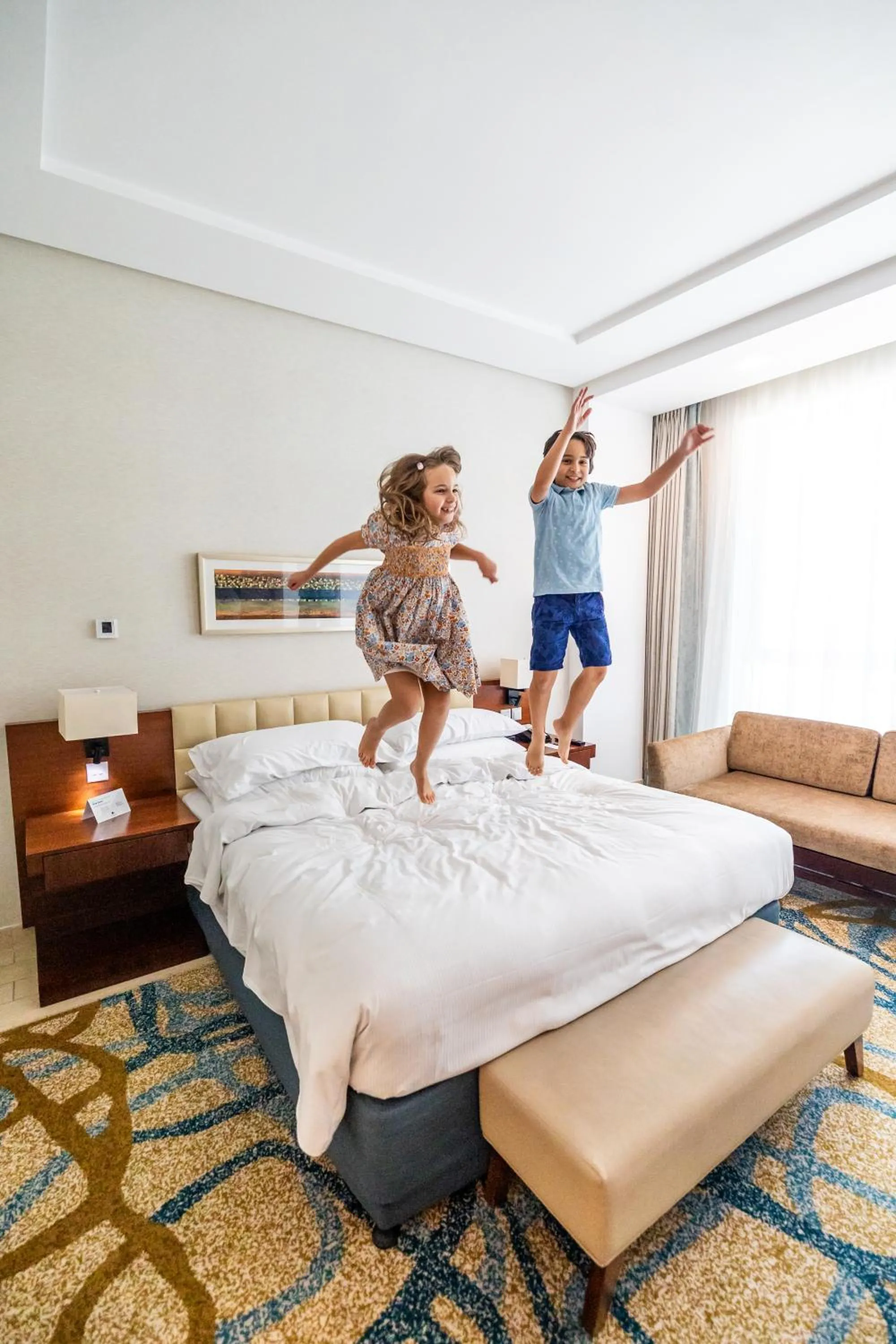 Bedroom, Bed in DoubleTree by Hilton Dubai Jumeirah Beach