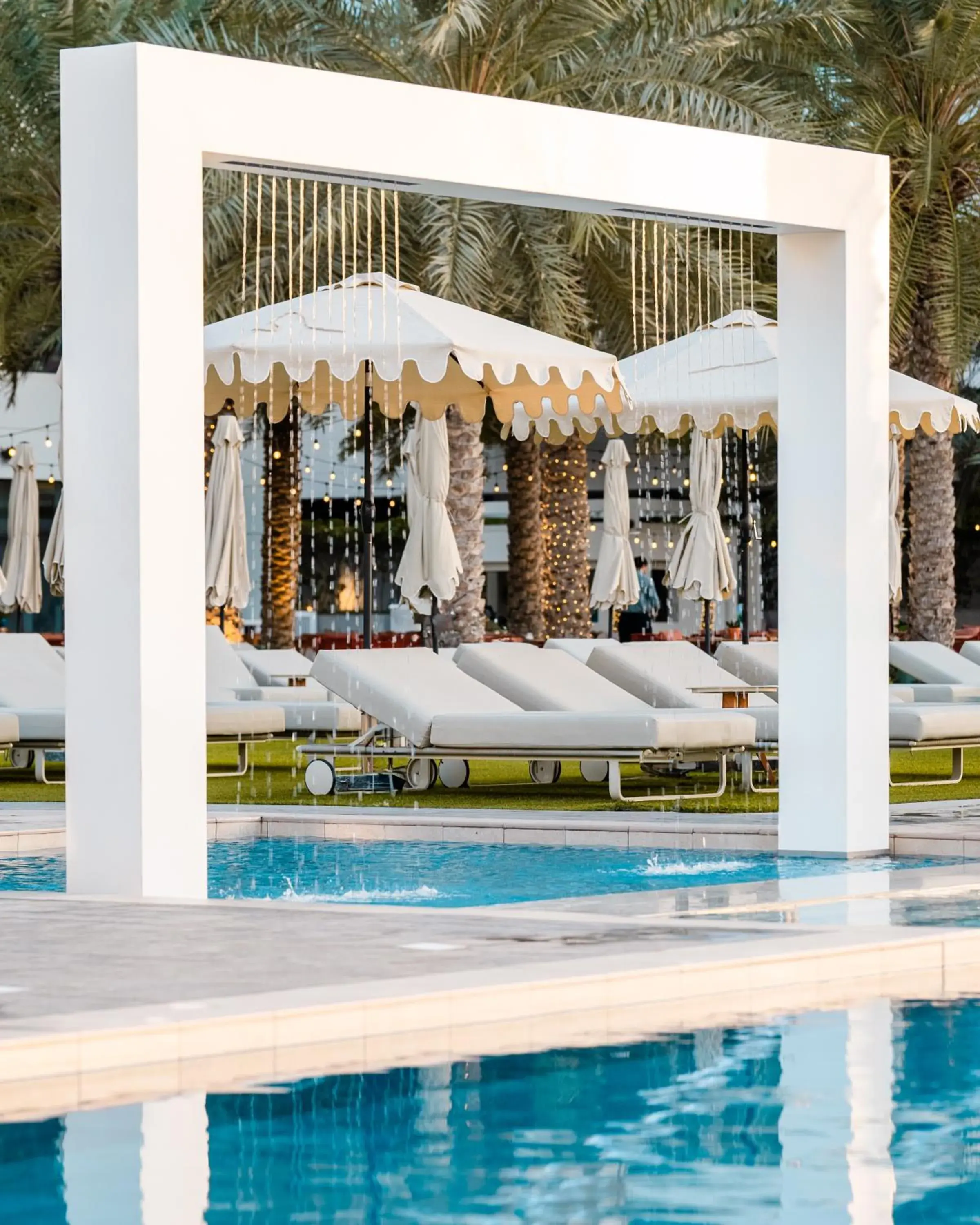 Swimming pool in DoubleTree by Hilton Dubai Jumeirah Beach Swimming pool in DoubleTree by Hilton Dubai Jumeirah Beach