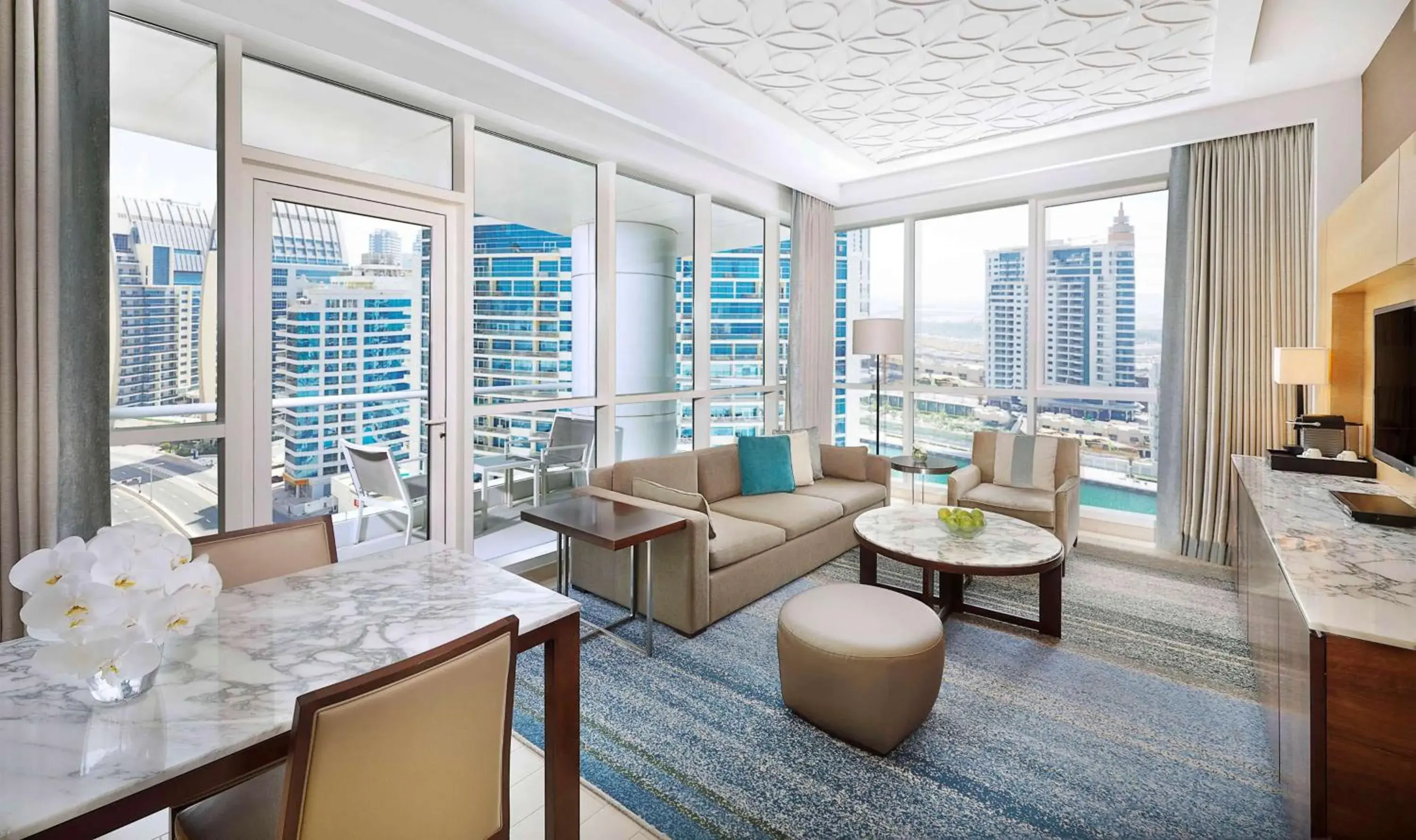 Bed in DoubleTree by Hilton Dubai Jumeirah Beach Bed in DoubleTree by Hilton Dubai Jumeirah Beach