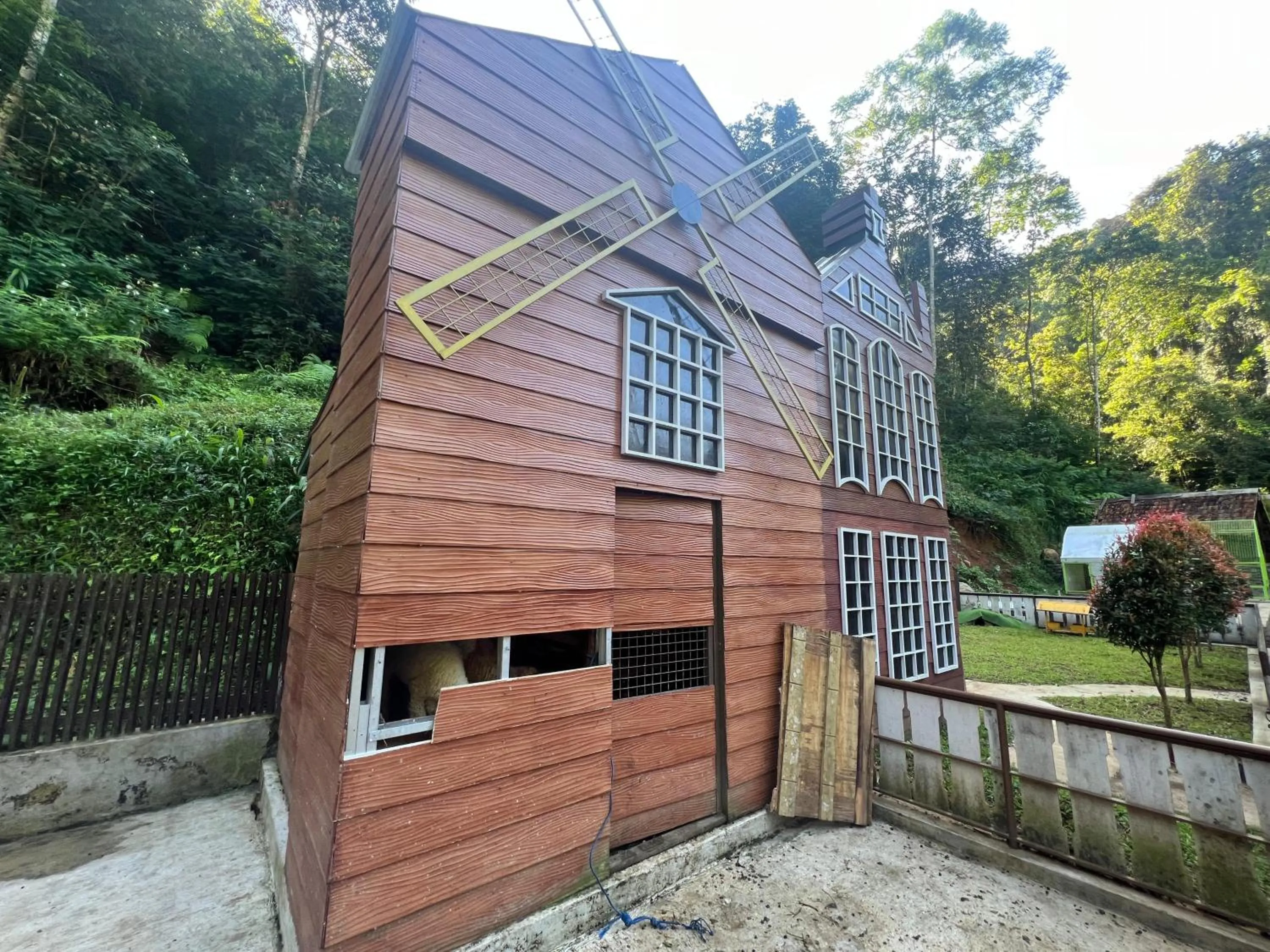 Kampung Karuhan Eco Green Park Sumedang