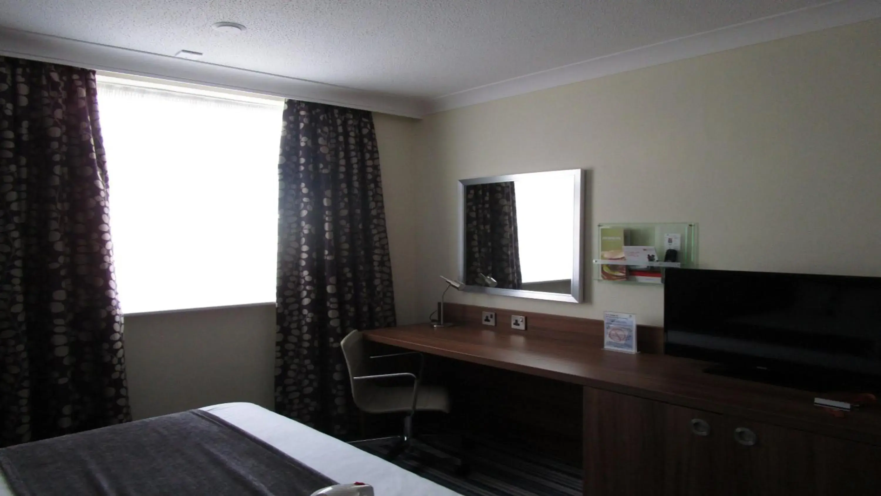 Photo of the whole room, Bed in Holiday Inn Leeds Garforth by IHG Photo of the whole room, Bed in Holiday Inn Leeds Garforth by IHG