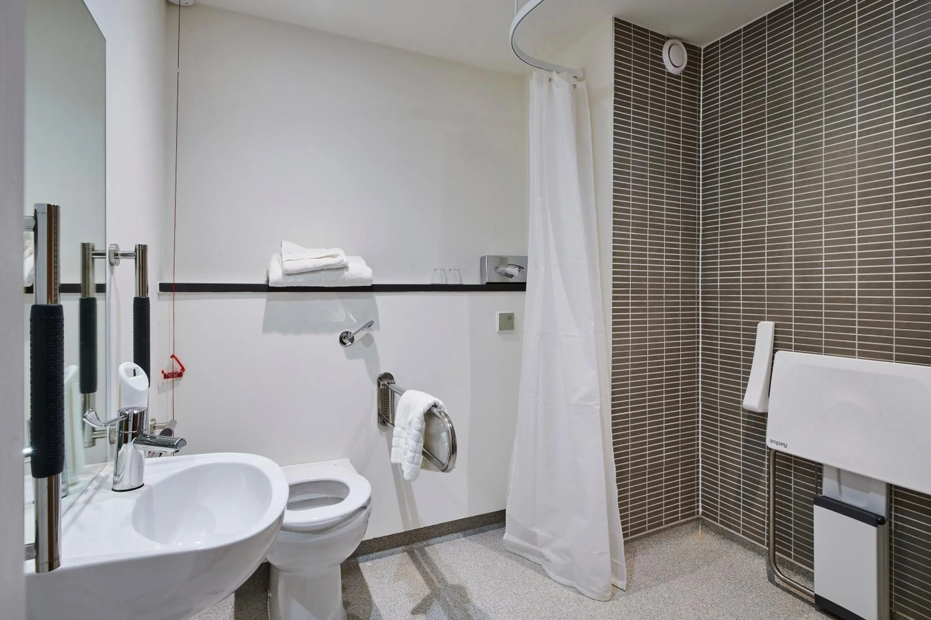 Shower in Holiday Inn Leeds Garforth by IHG