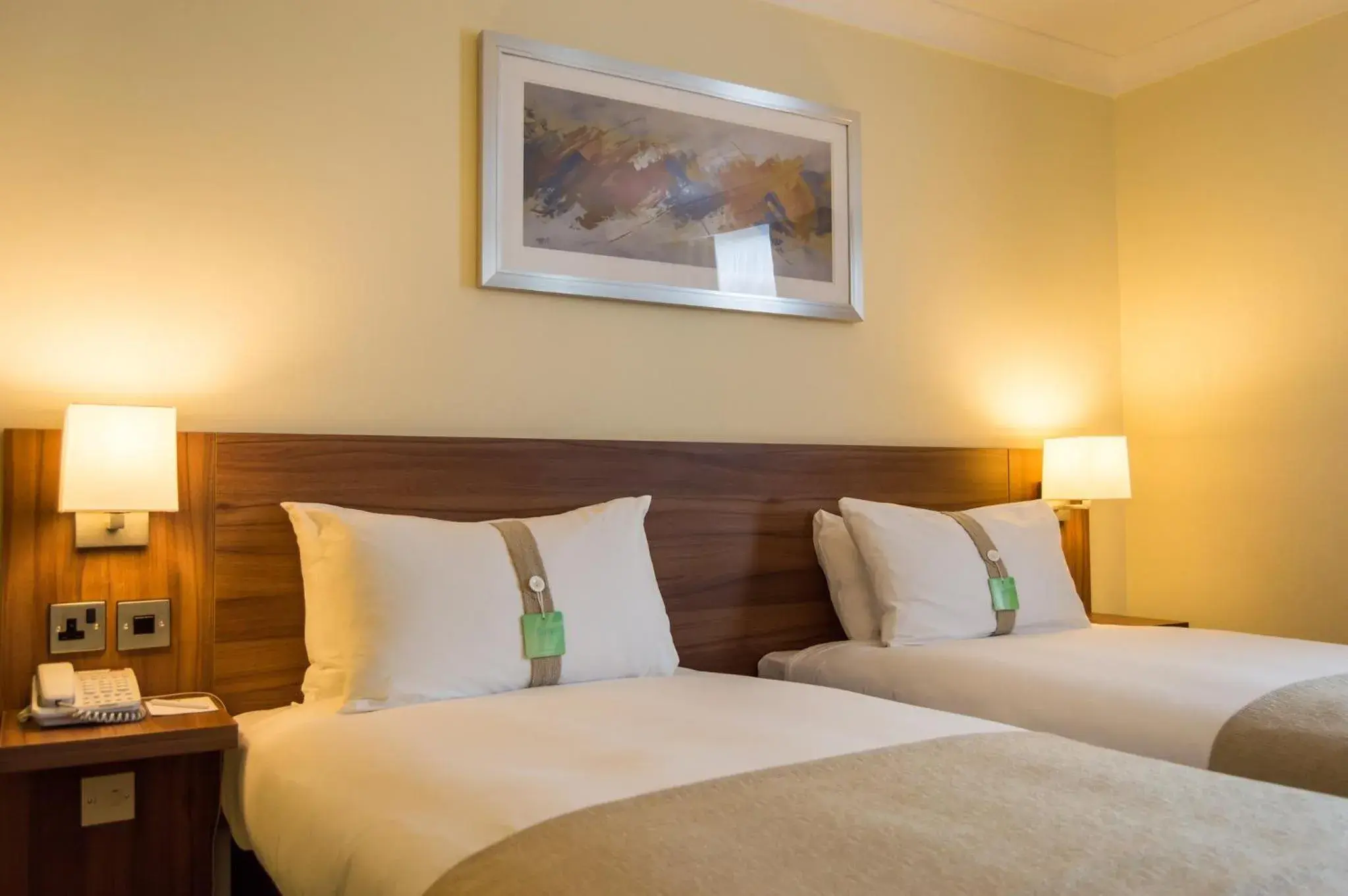 Photo of the whole room, Bed in Holiday Inn Leeds Garforth by IHG Photo of the whole room, Bed in Holiday Inn Leeds Garforth by IHG