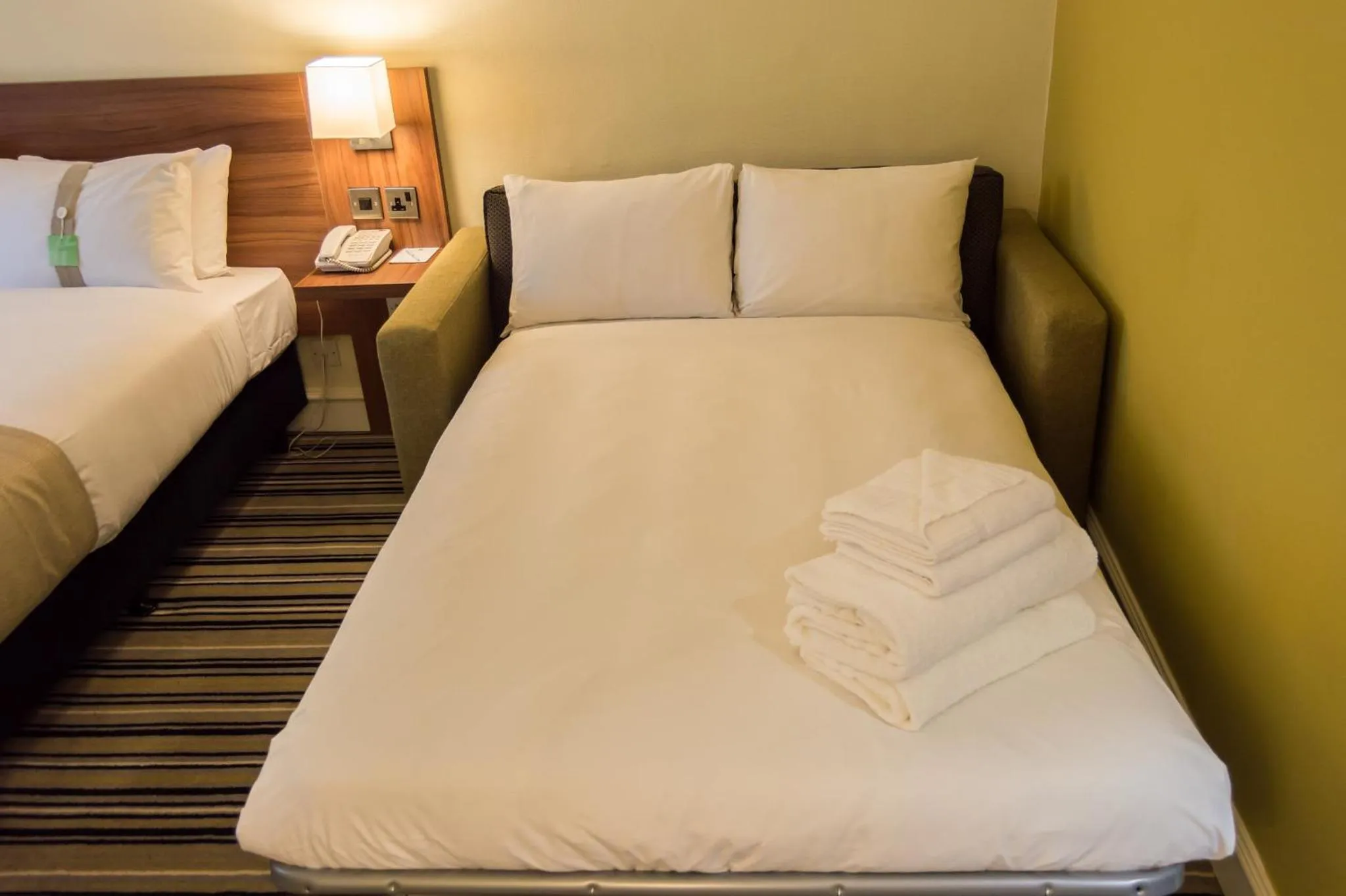 Photo of the whole room, Bed in Holiday Inn Leeds Garforth by IHG