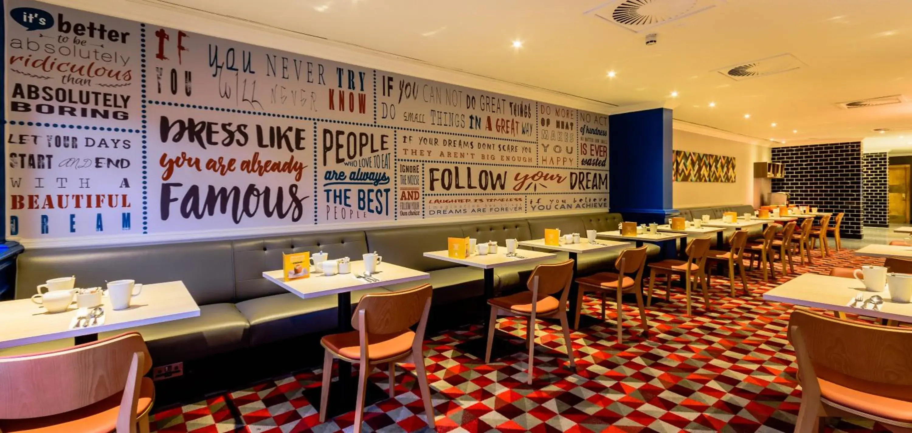 Restaurant/places to eat in Holiday Inn Leeds Garforth by IHG Restaurant/places to eat in Holiday Inn Leeds Garforth by IHG