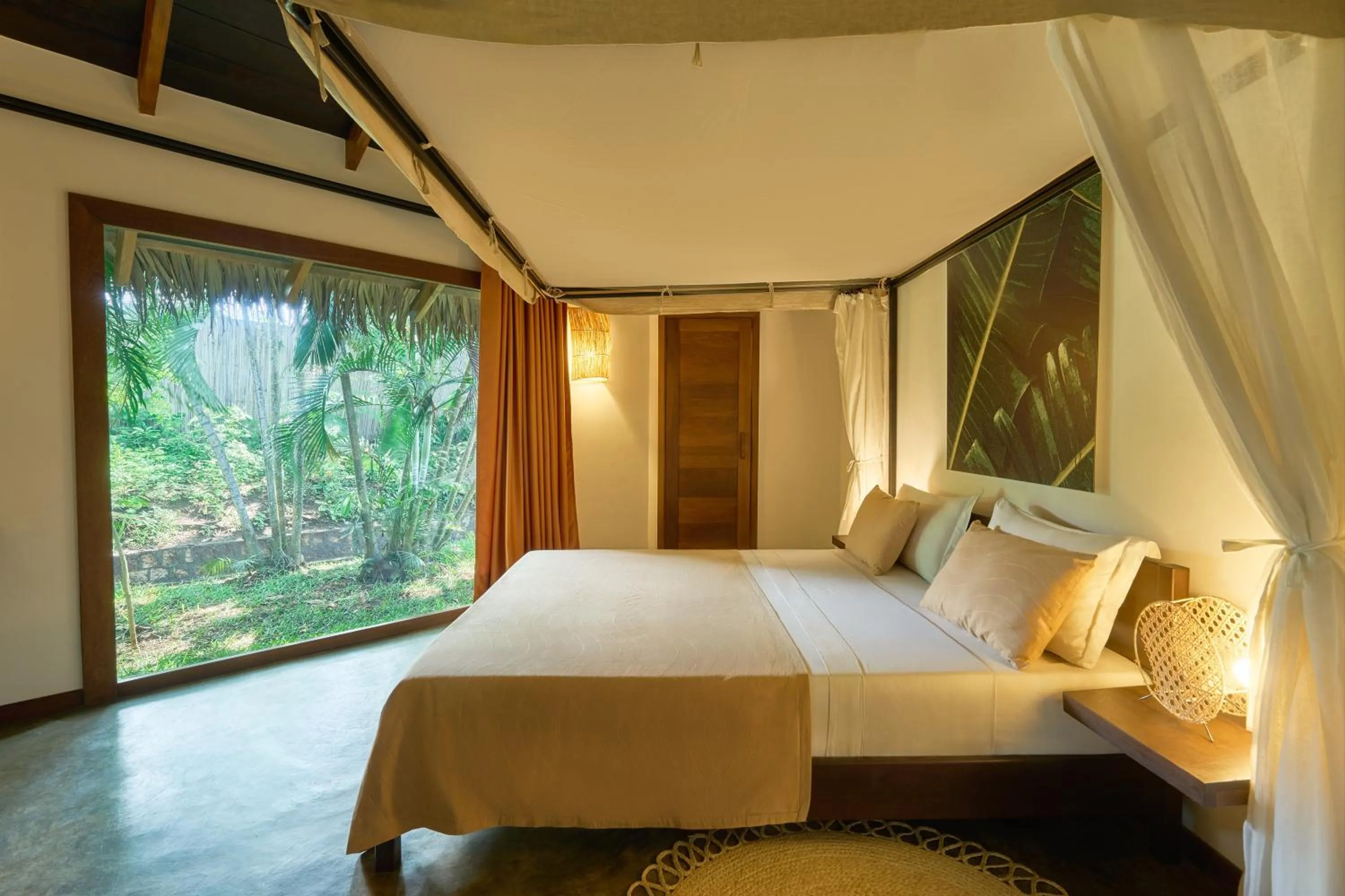 Balcony/Terrace, Bed in Loharano Lodge